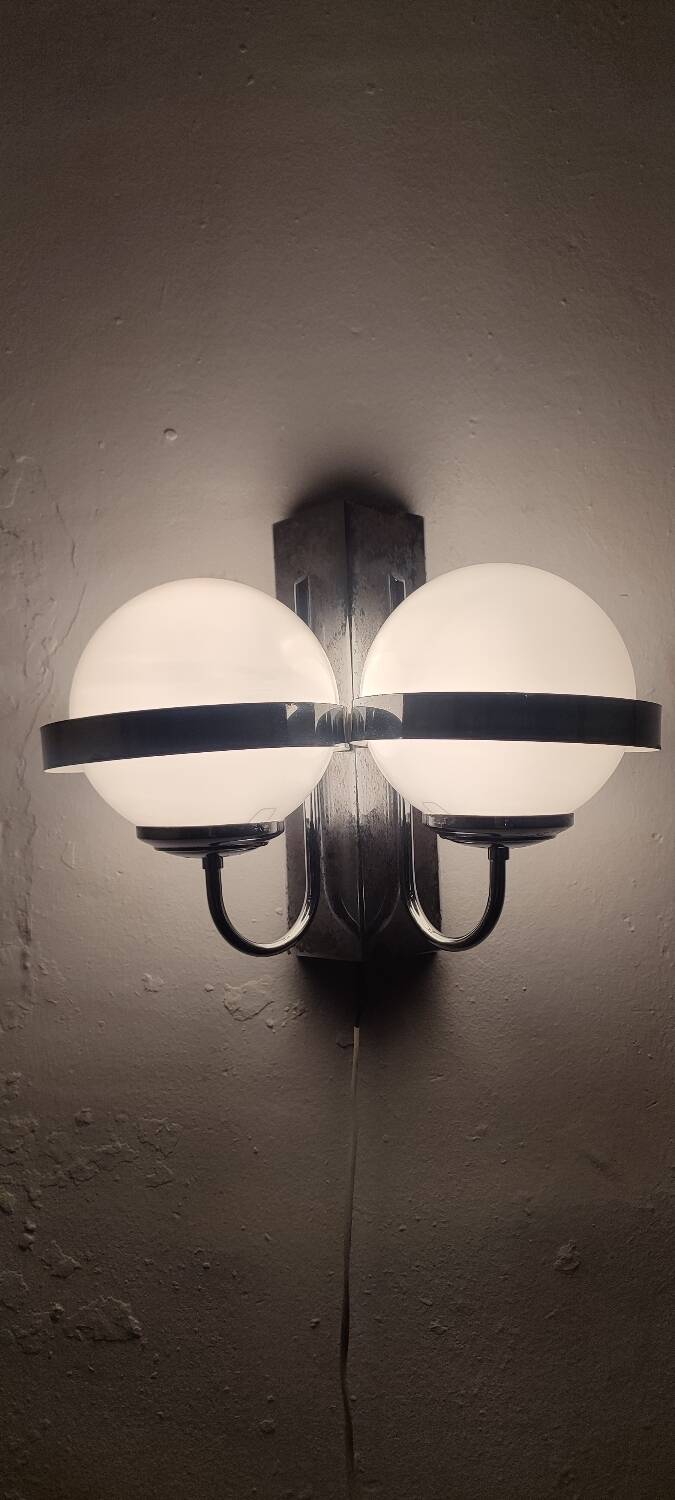 Aplique de pared metálico. Spain, 1970s.