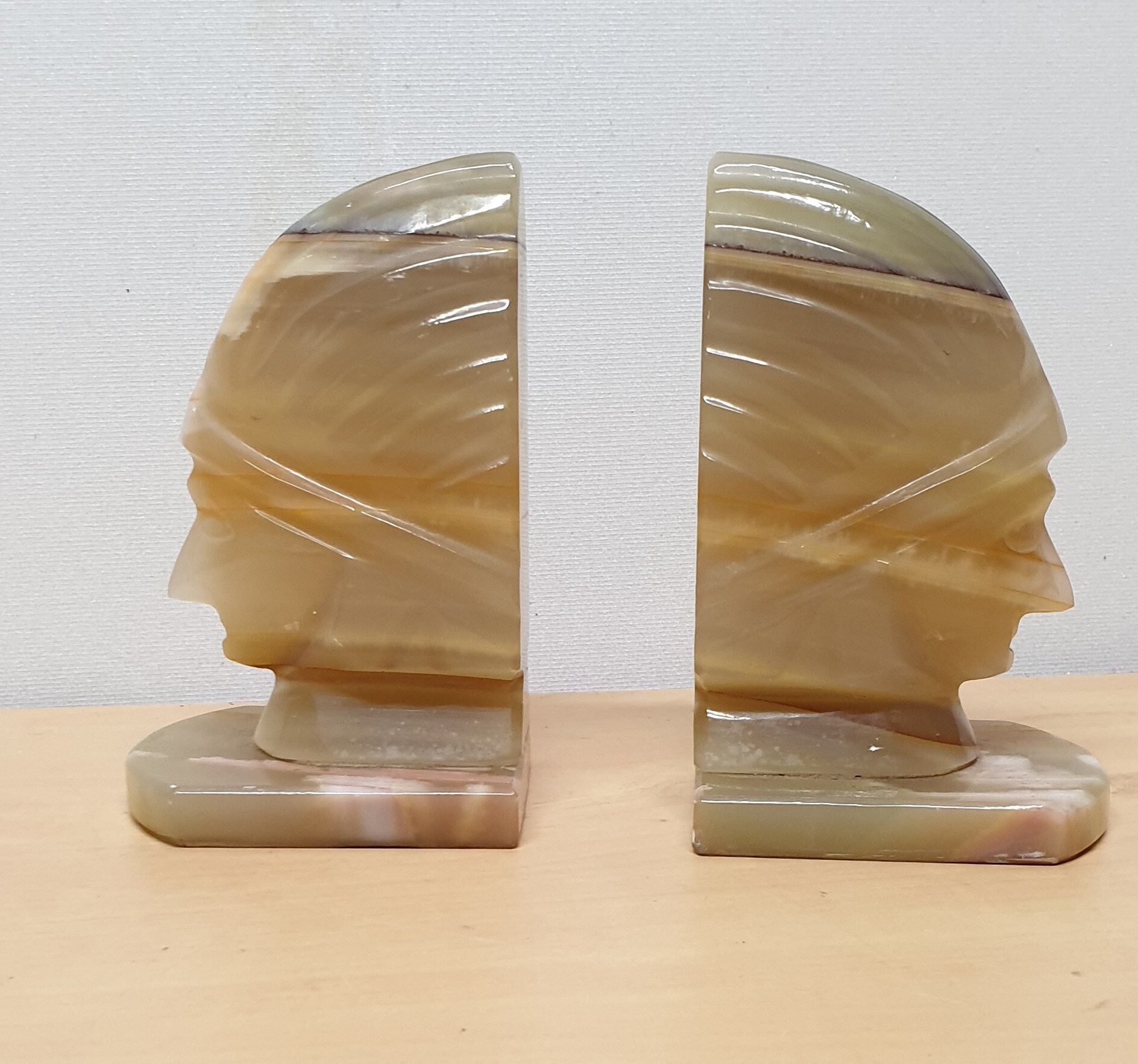 Seventies bookend in onyx