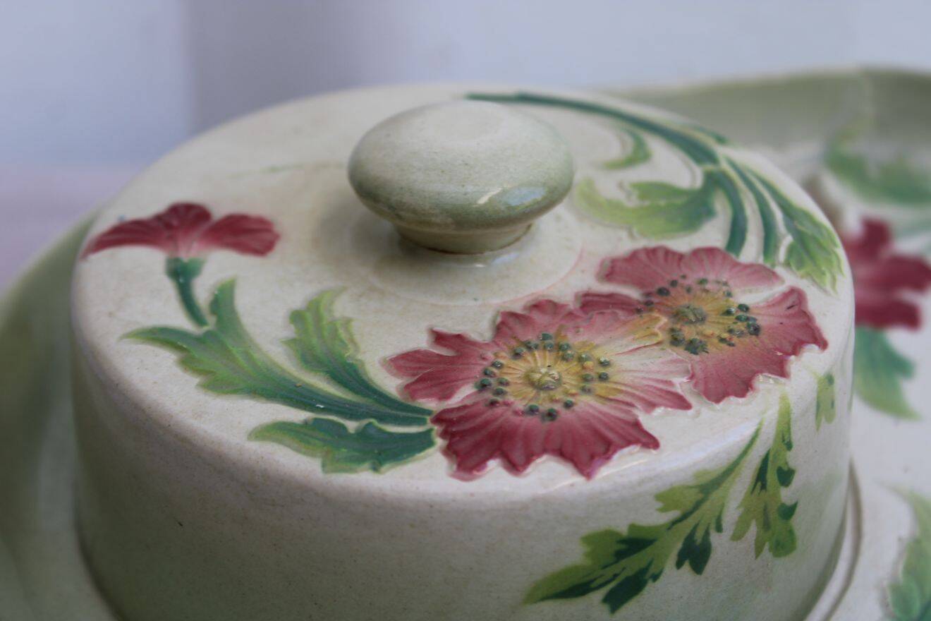 Ceramic cheese board