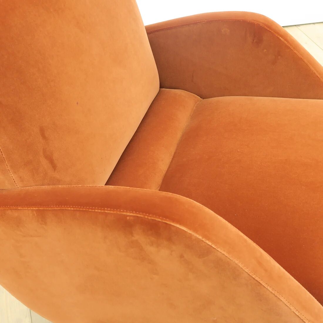 Fauteuil en velours Janusz Rozanski, années 1950
