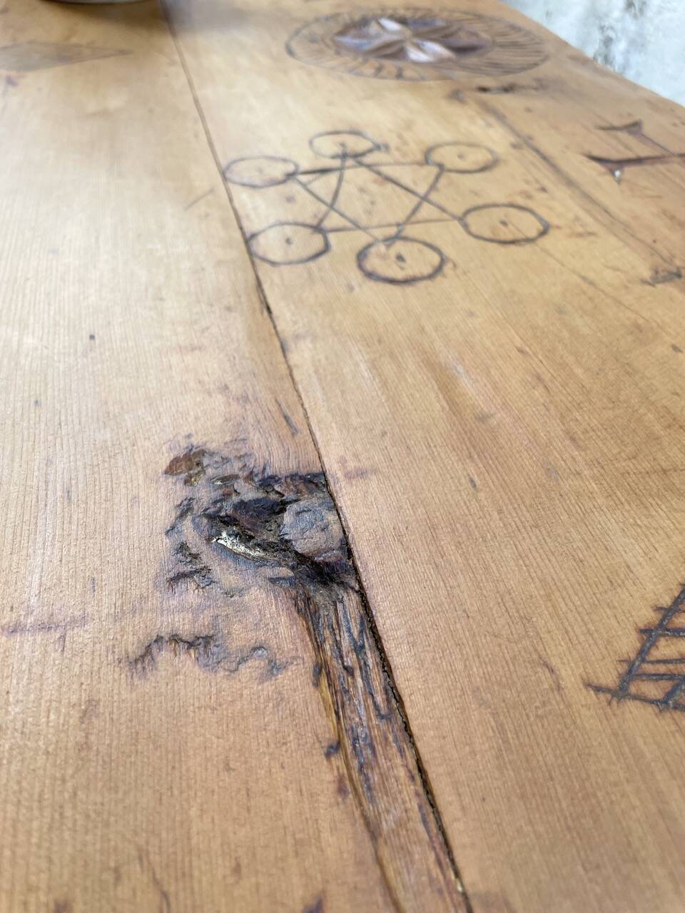 Popular art coffee table Switzerland 1900