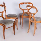 Ensemble Biedermeier restauré de quatre chaises en chêne et noyer, Vienne, Autriche, années 1820