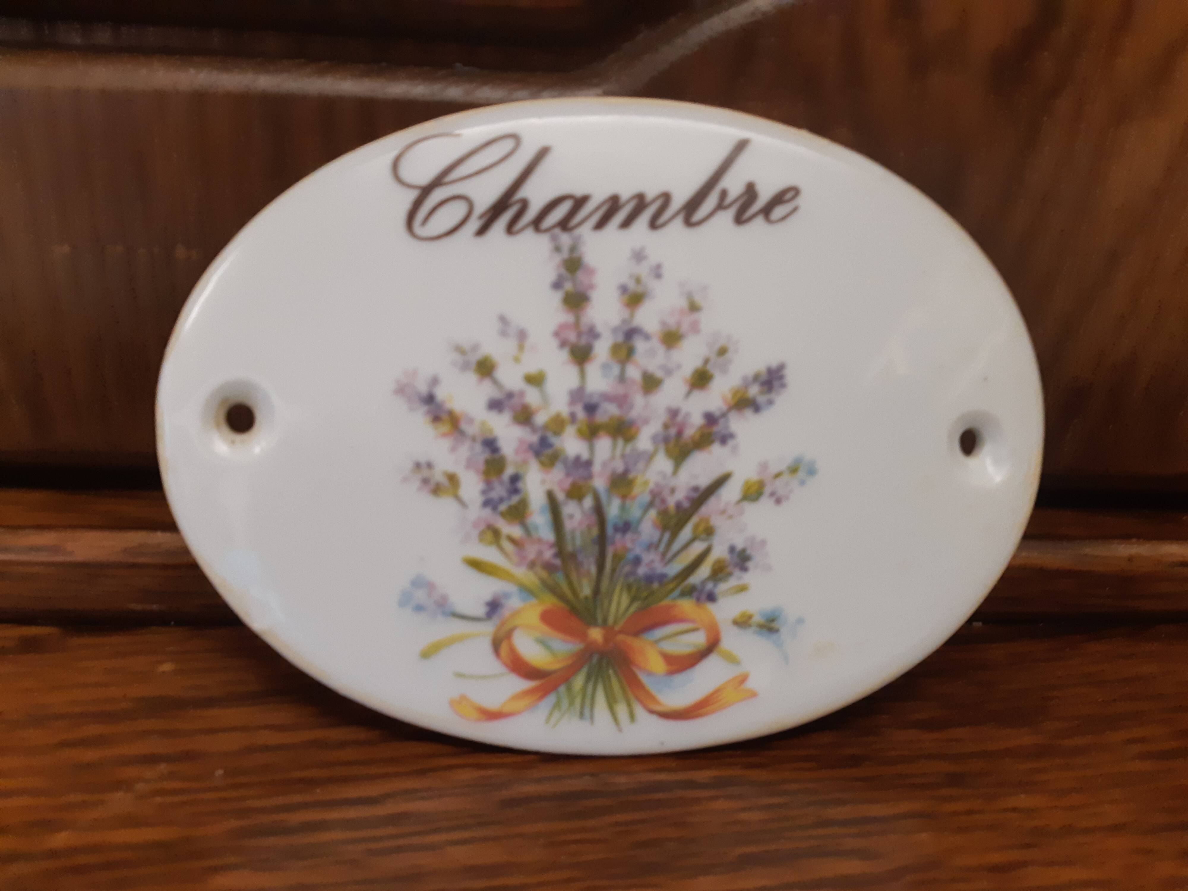 Porcelain plate for bedroom door, decorated with nature flowers and ribbon
