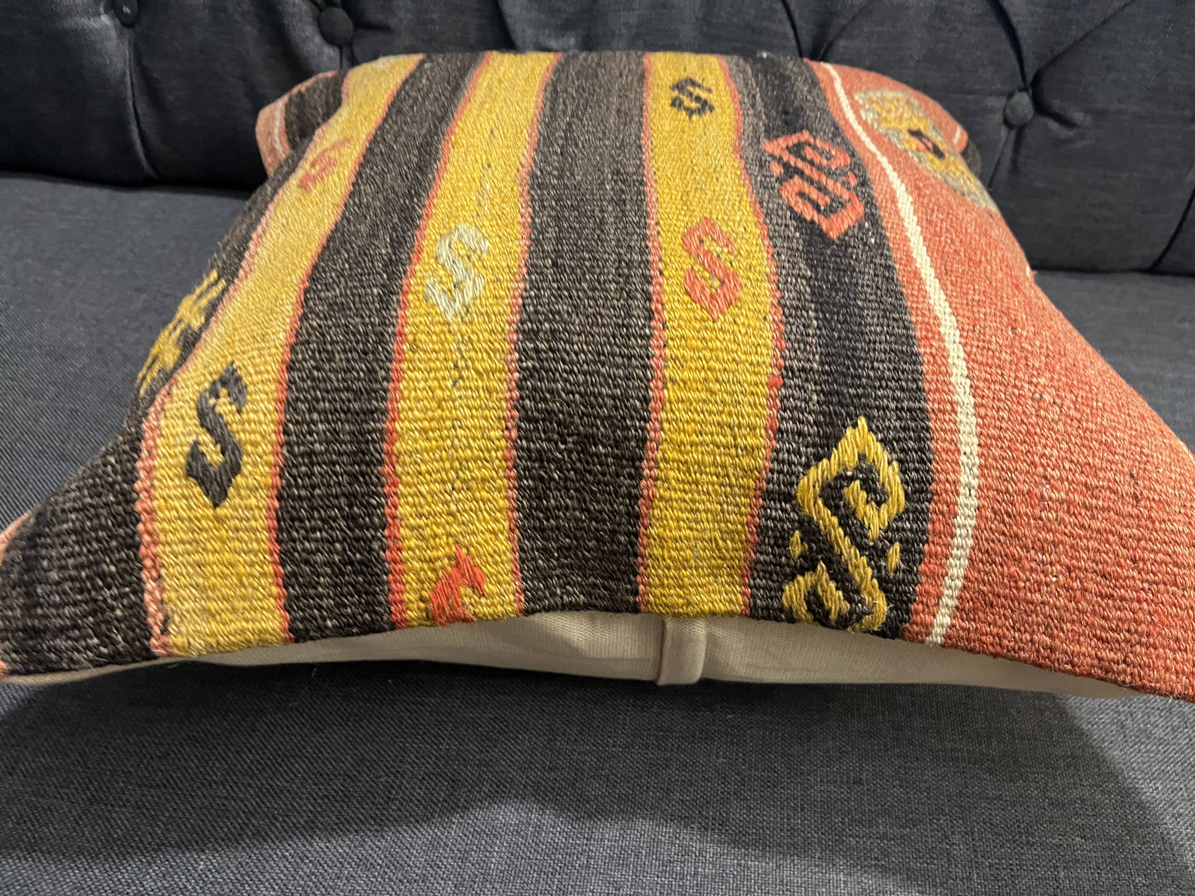 Traditional Design Pillow