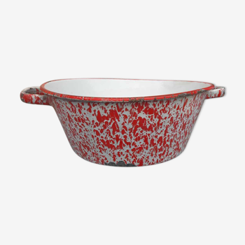 Red enamelled tole basin