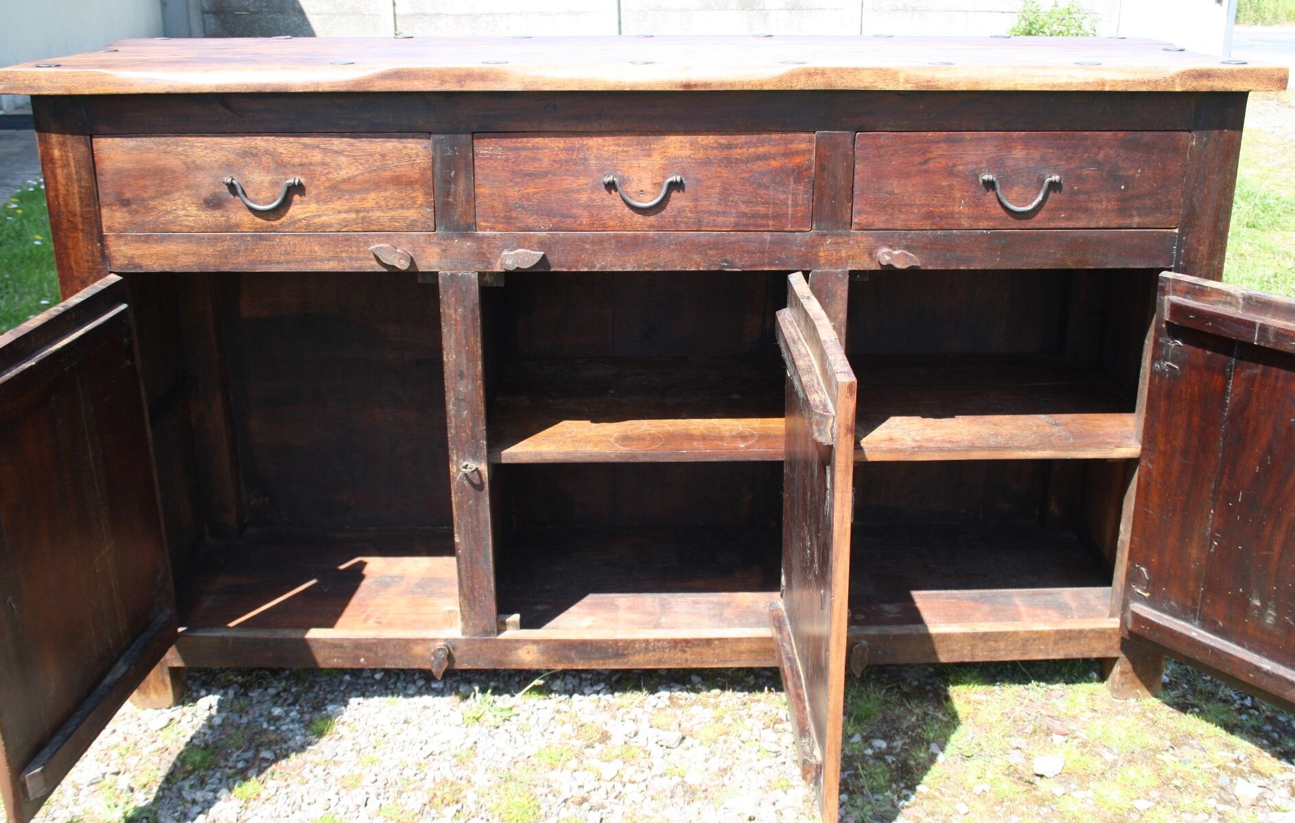 Buffet vintage en bois massif