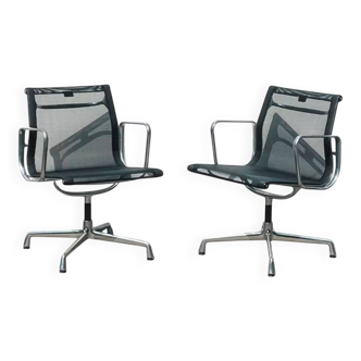 Eames Aluminium Group Chair by Vitra (2004) – Black Mesh, Swivel