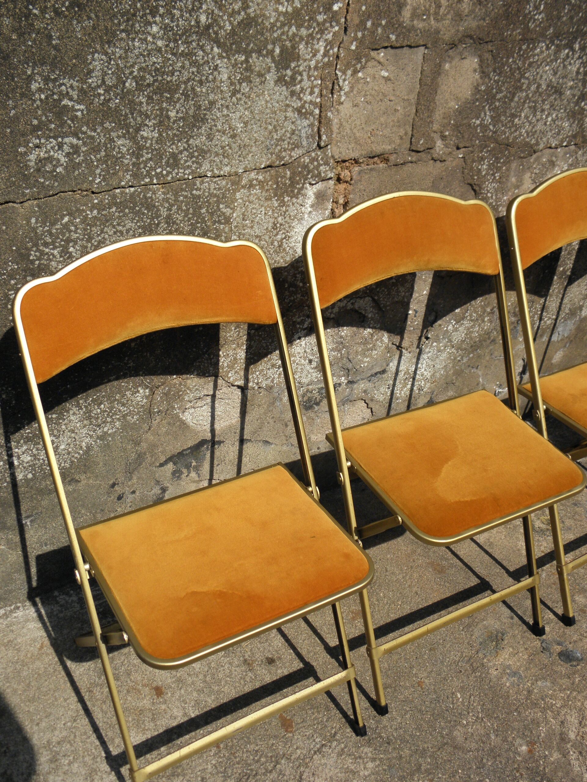 Lot de 6 chaises pliantes en velours et métal doré