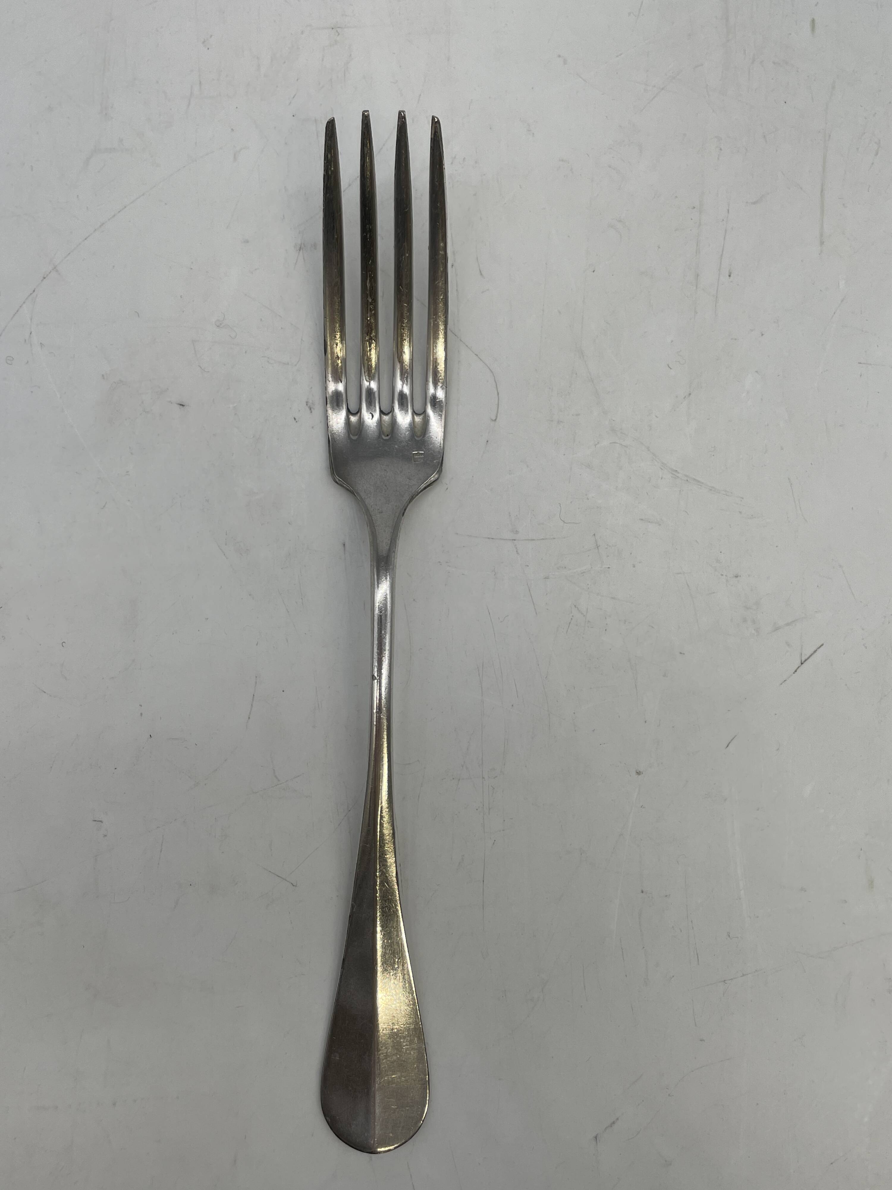 Set of 2 soup spoons and 2 lunch forks.