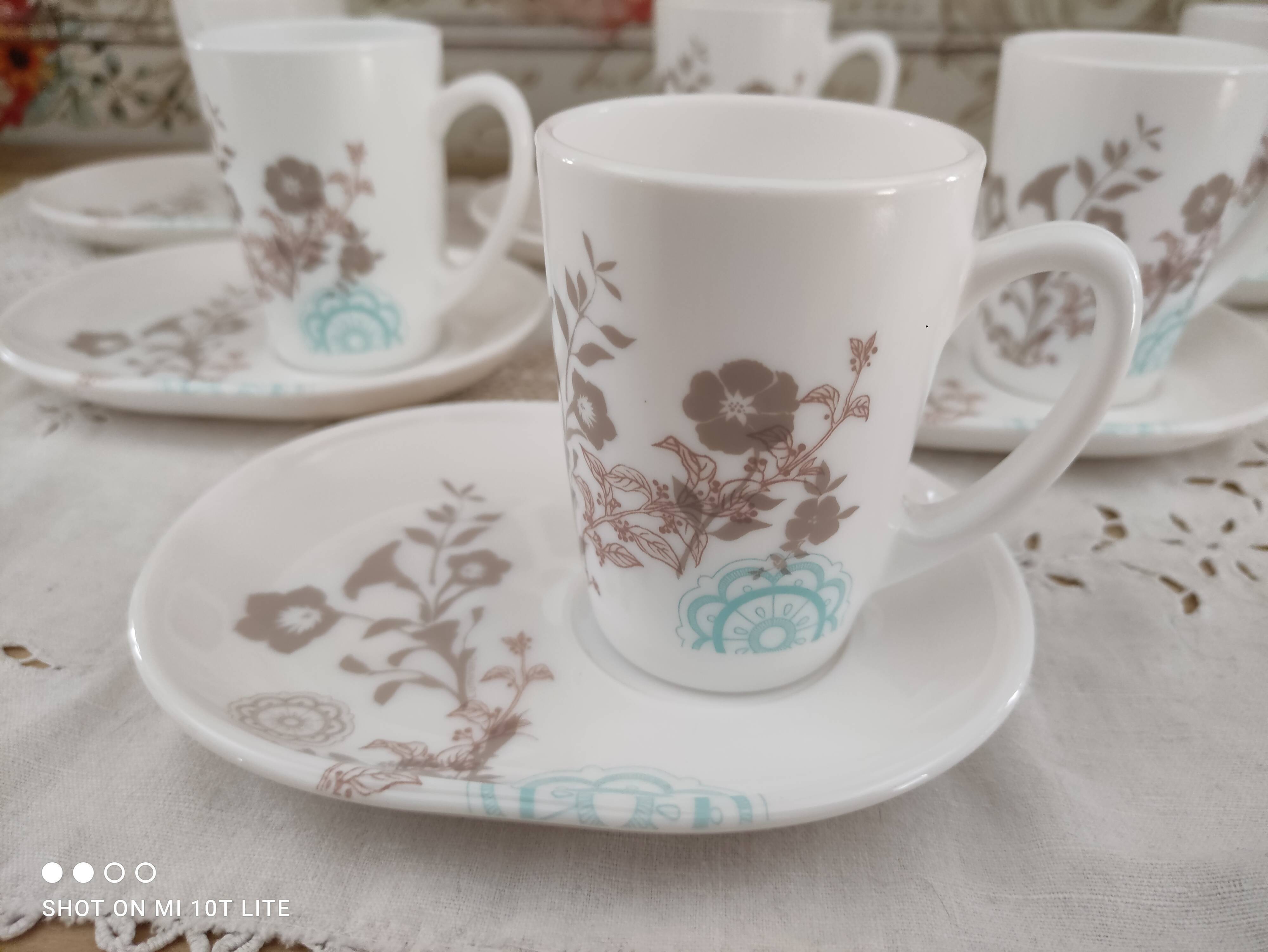 Set of 6 ARC FRANCE espresso coffee cups and undercups with location for sweets