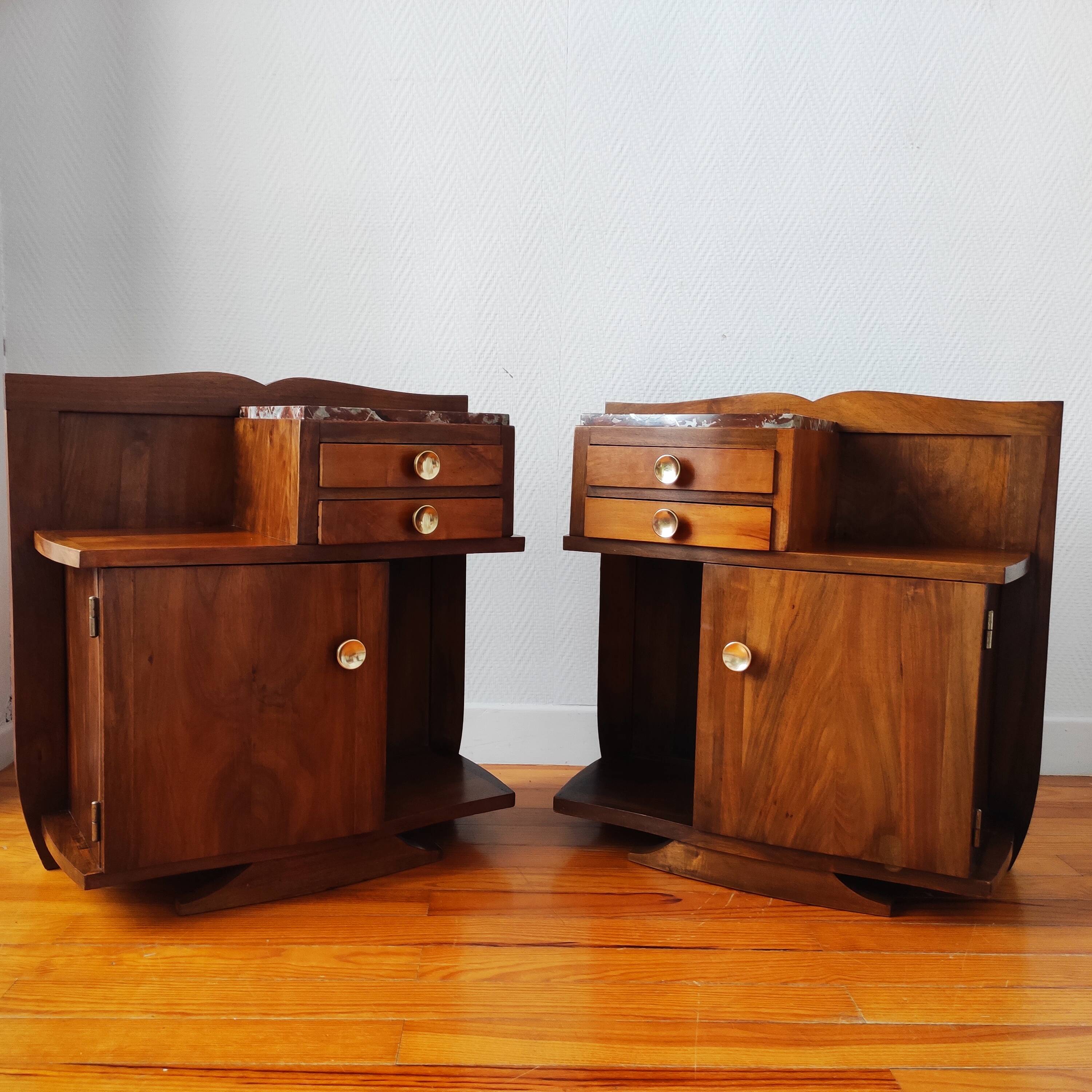 Pair of Art Deco 1930 walnut bedside tables