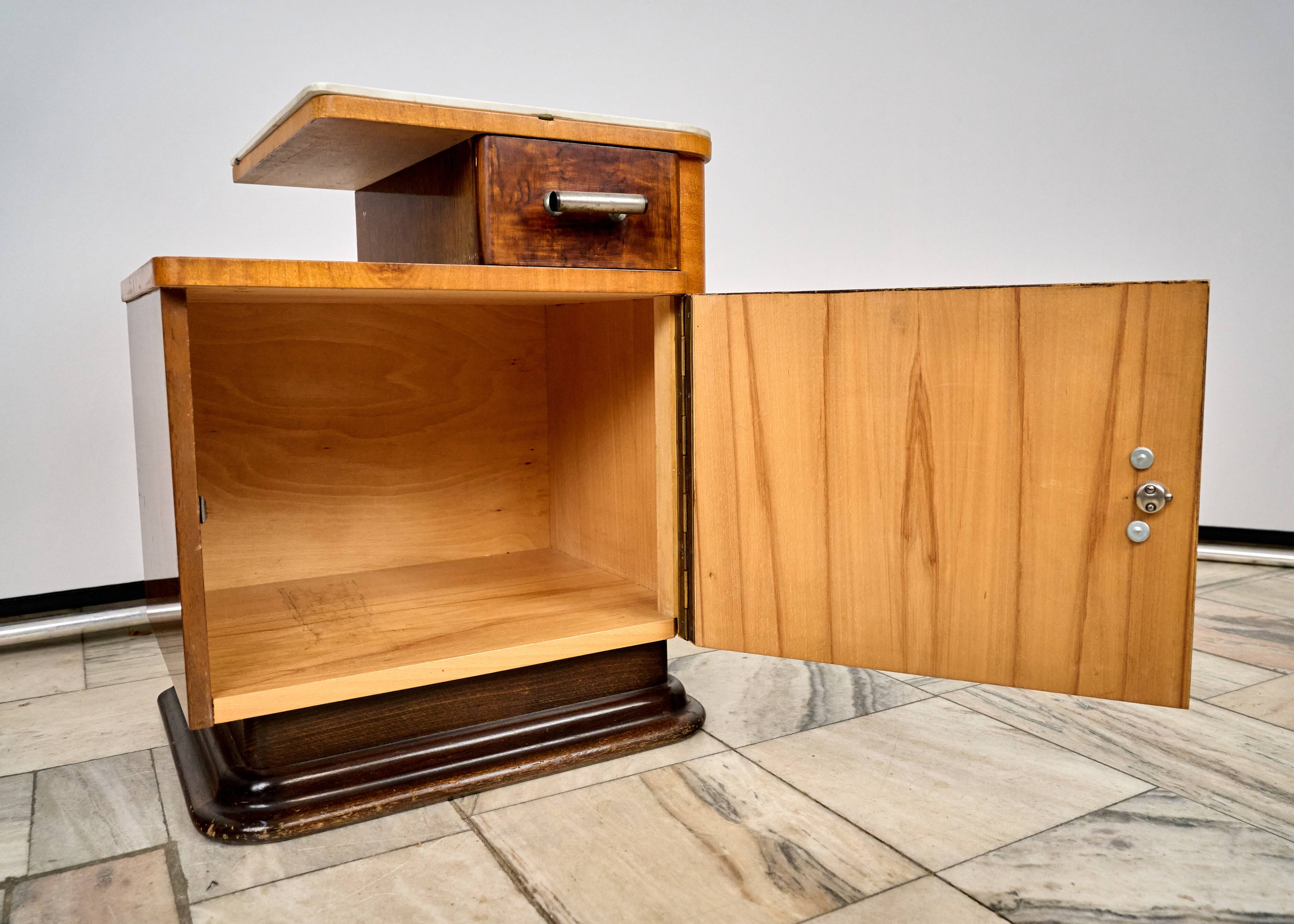 Set of Two Art Déco nightstands, by Jindřich Halabala, 1940s Czechoslovakia