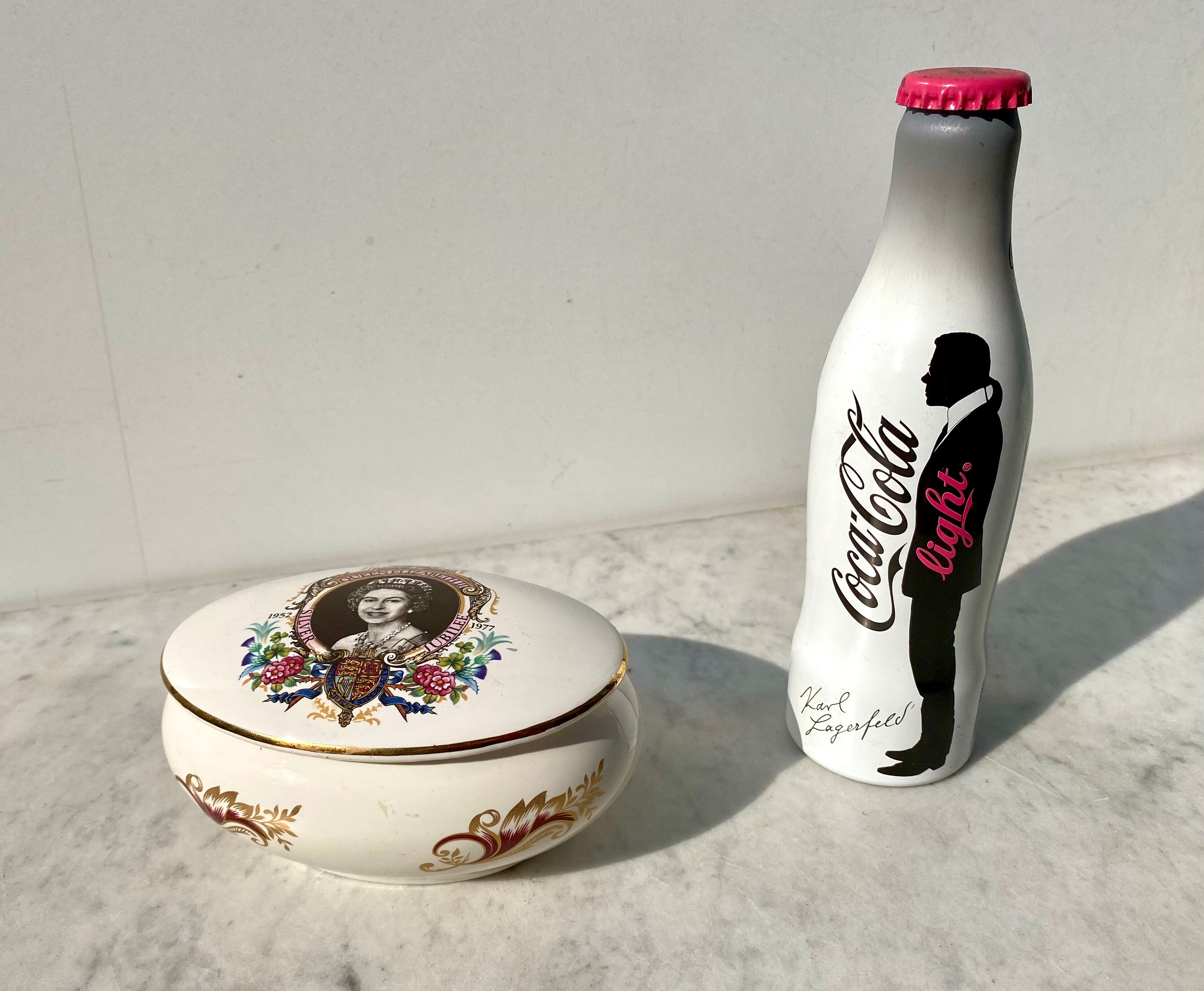 Porcelain box royal worcester collector queen elizabeth ii silver jubilee 1977