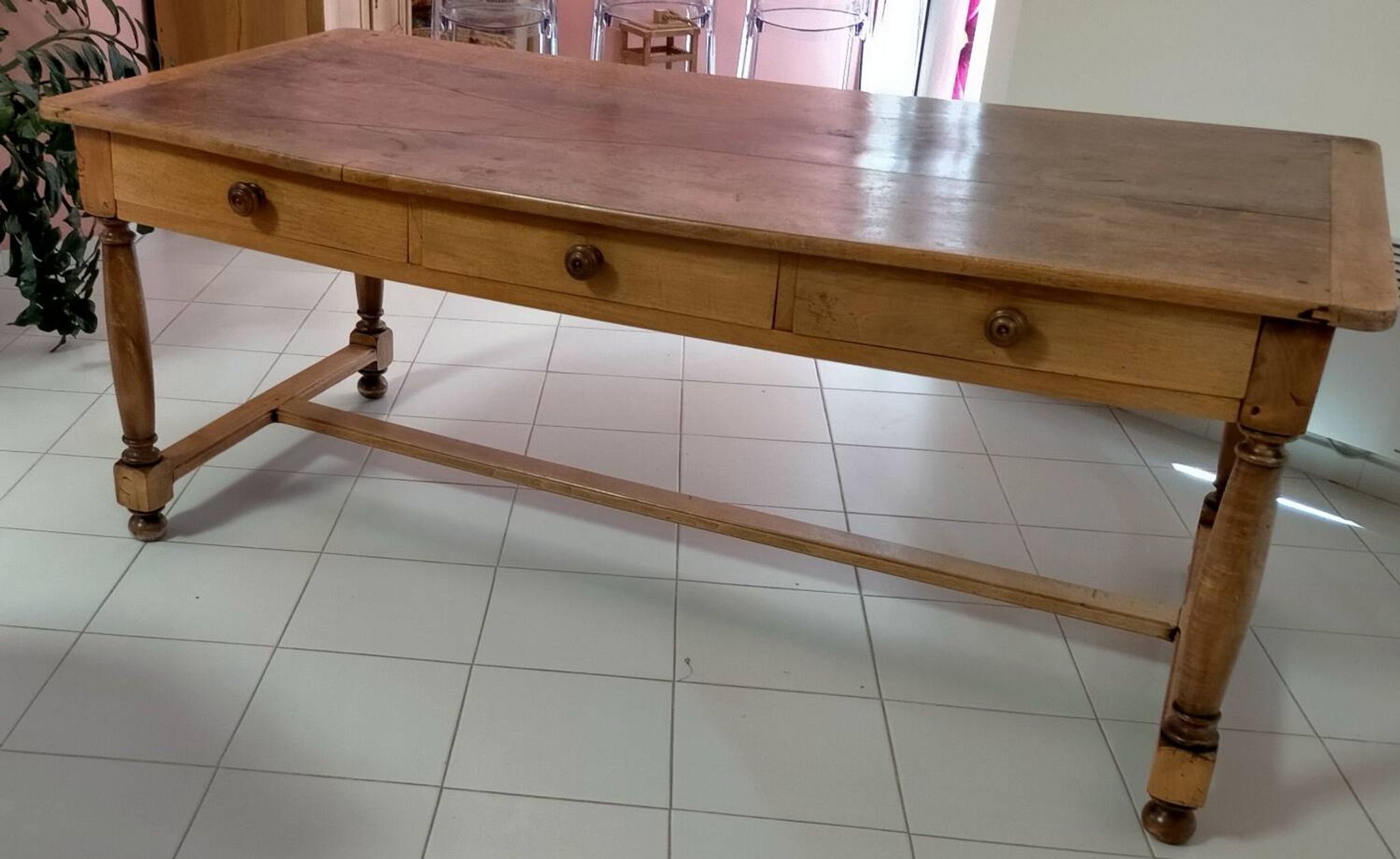 Farm table
