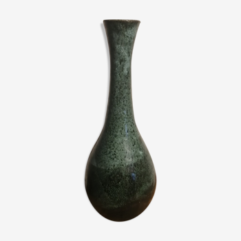 Vase vert en grès vernissé
