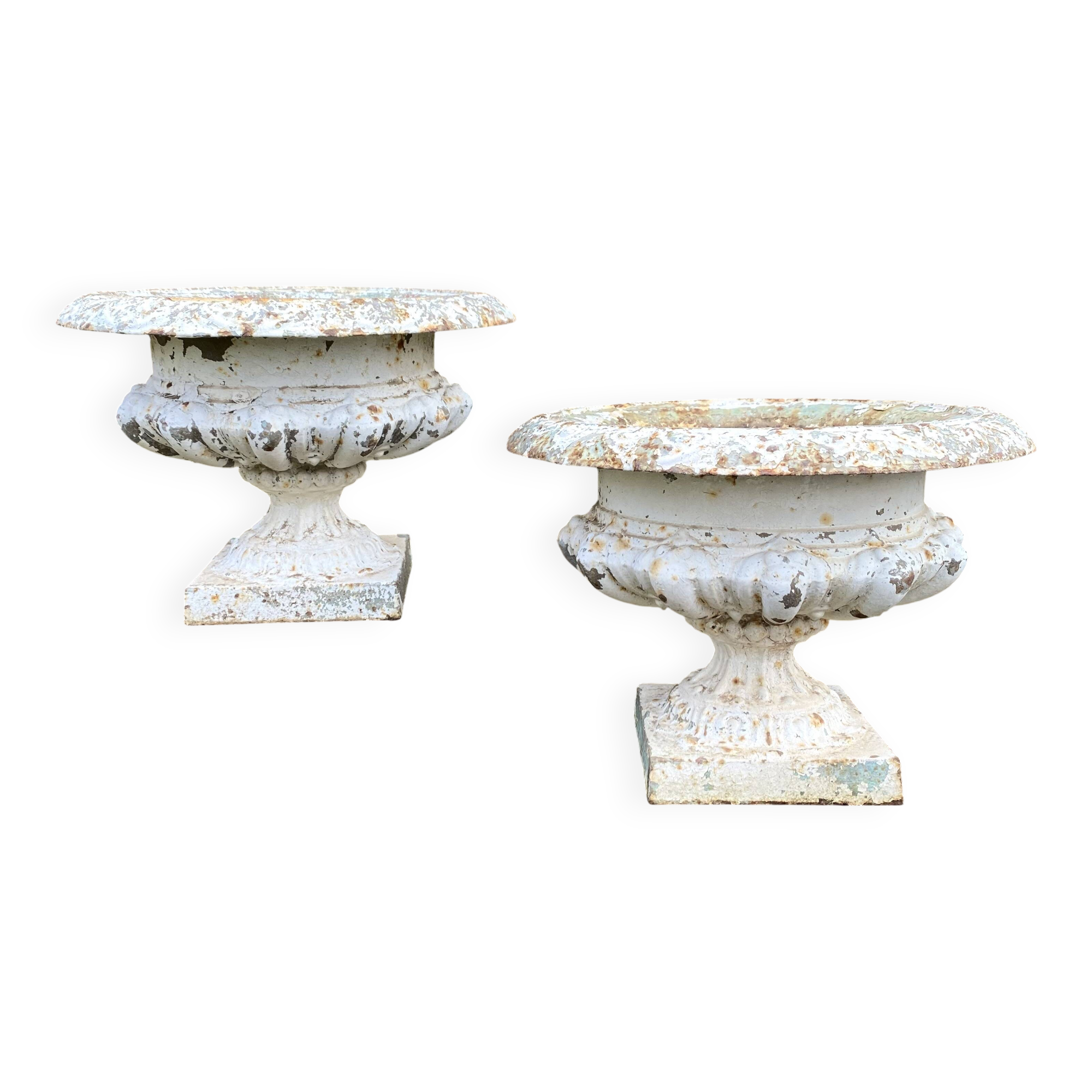 Médicis planters in cast iron old villa