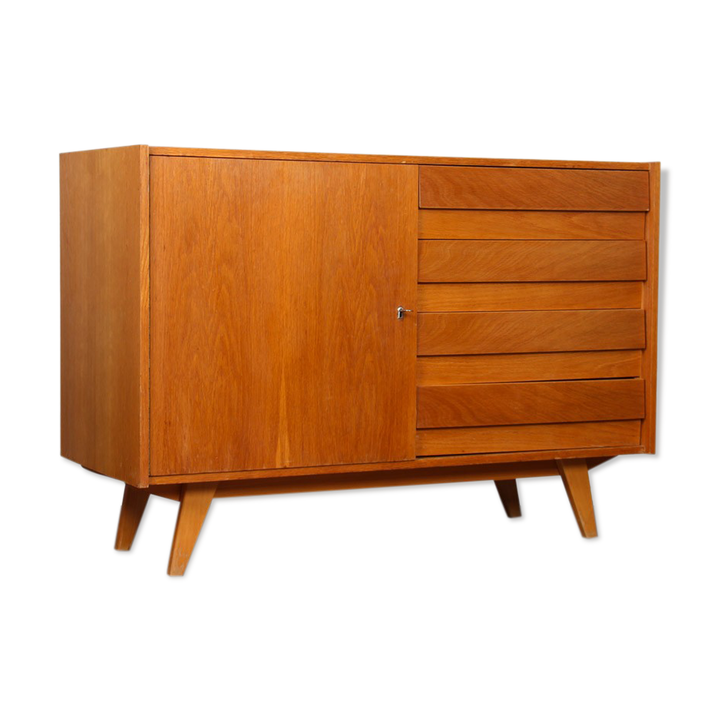 Dresser model U-458, by Jiri Jiroutek for Interier Praha, 1960