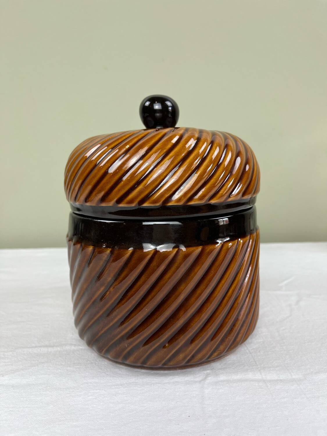 Art Deco candy box