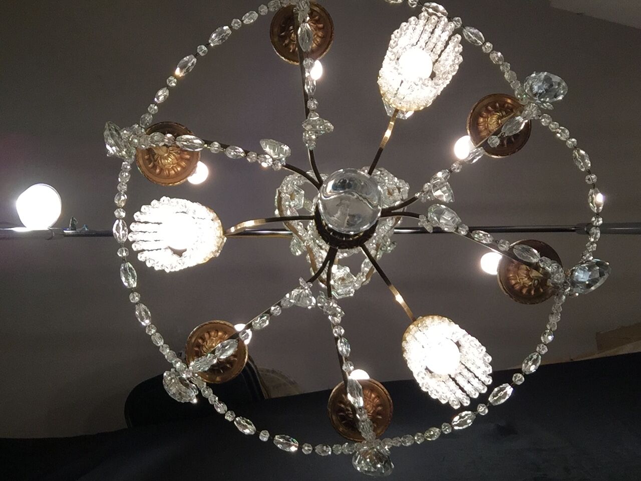 Chandelier bronze and crystal