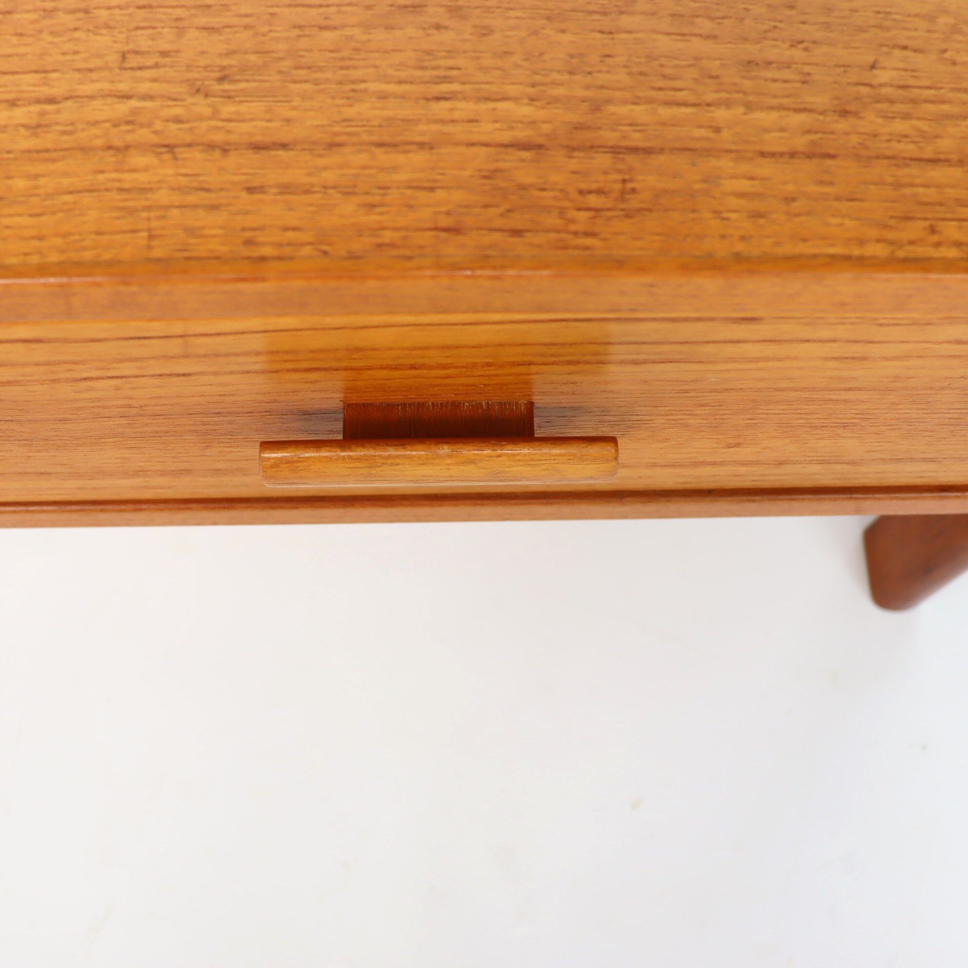 Commode basse scandinave