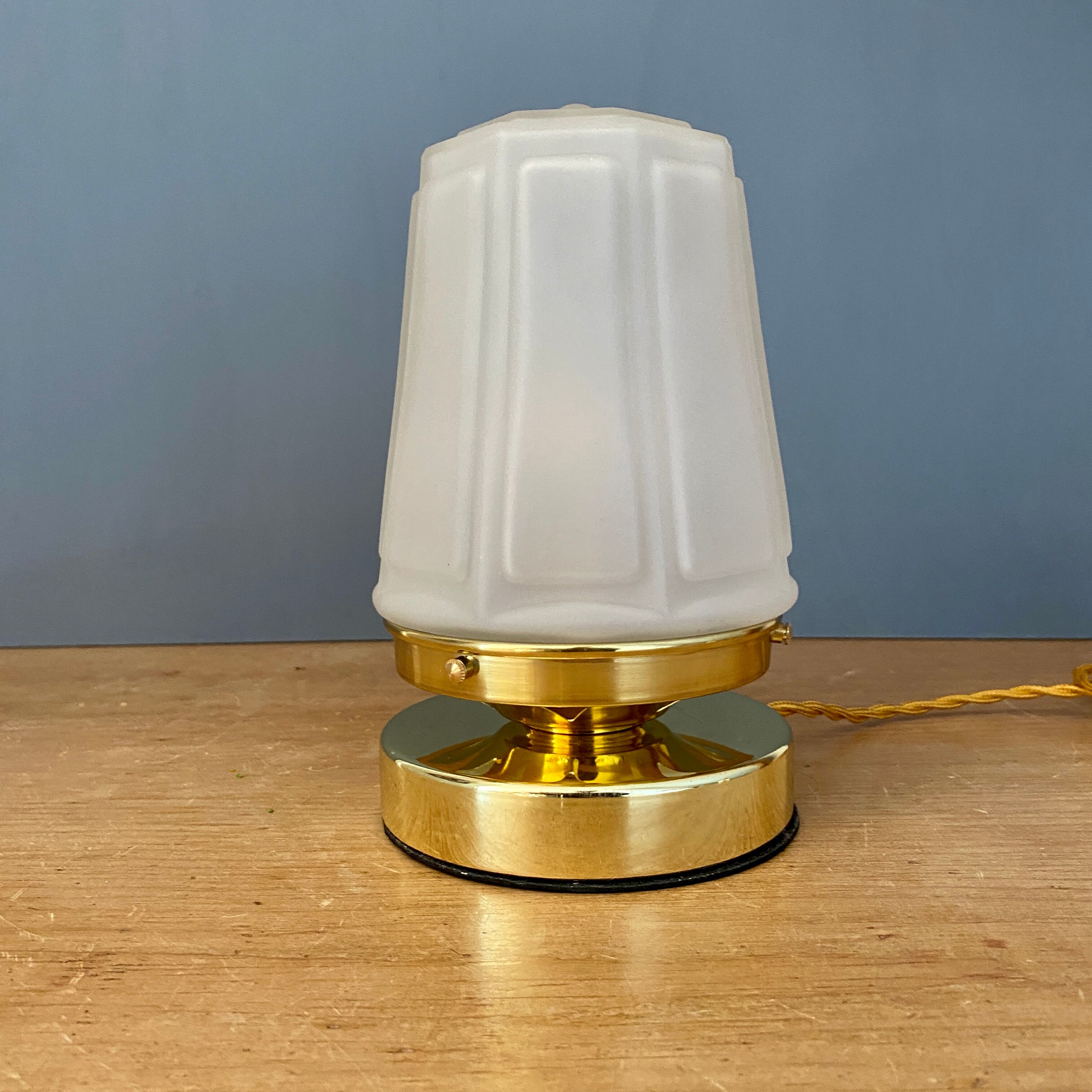 Vintage Art Deco frosted glass globe table lamp