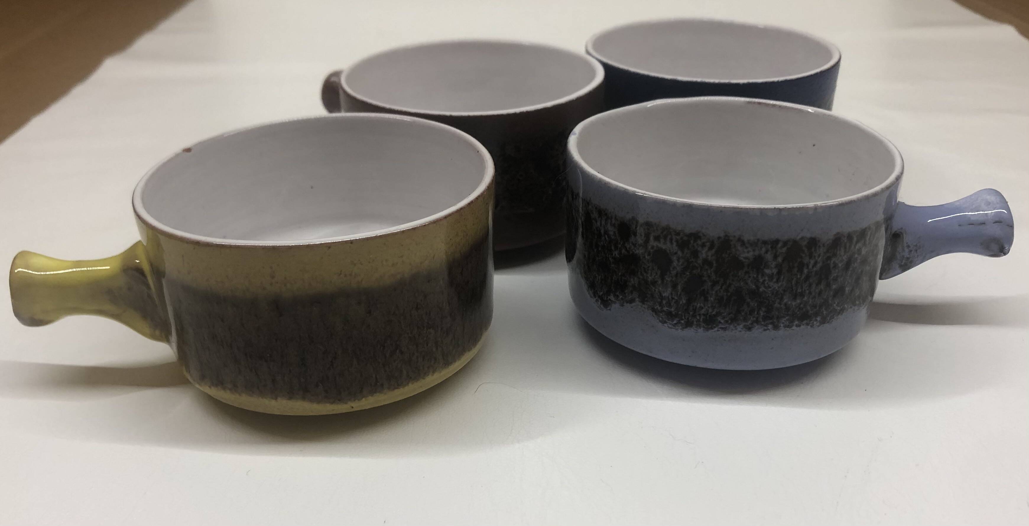 Set of 4 ceramic bowls
