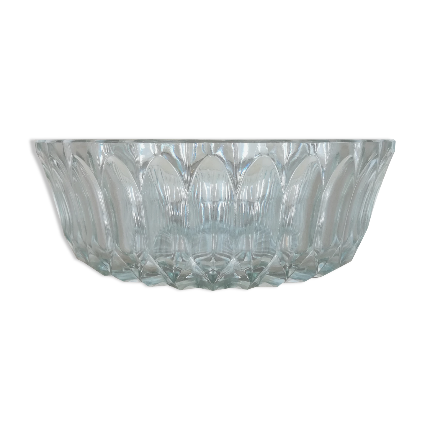 Transparent glass bowl