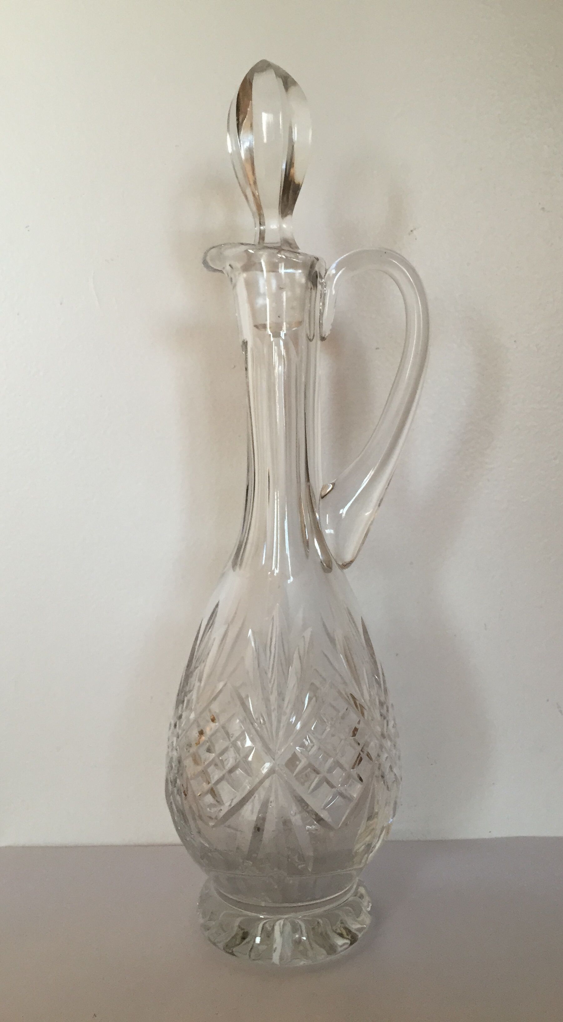 Cut rystal decanter