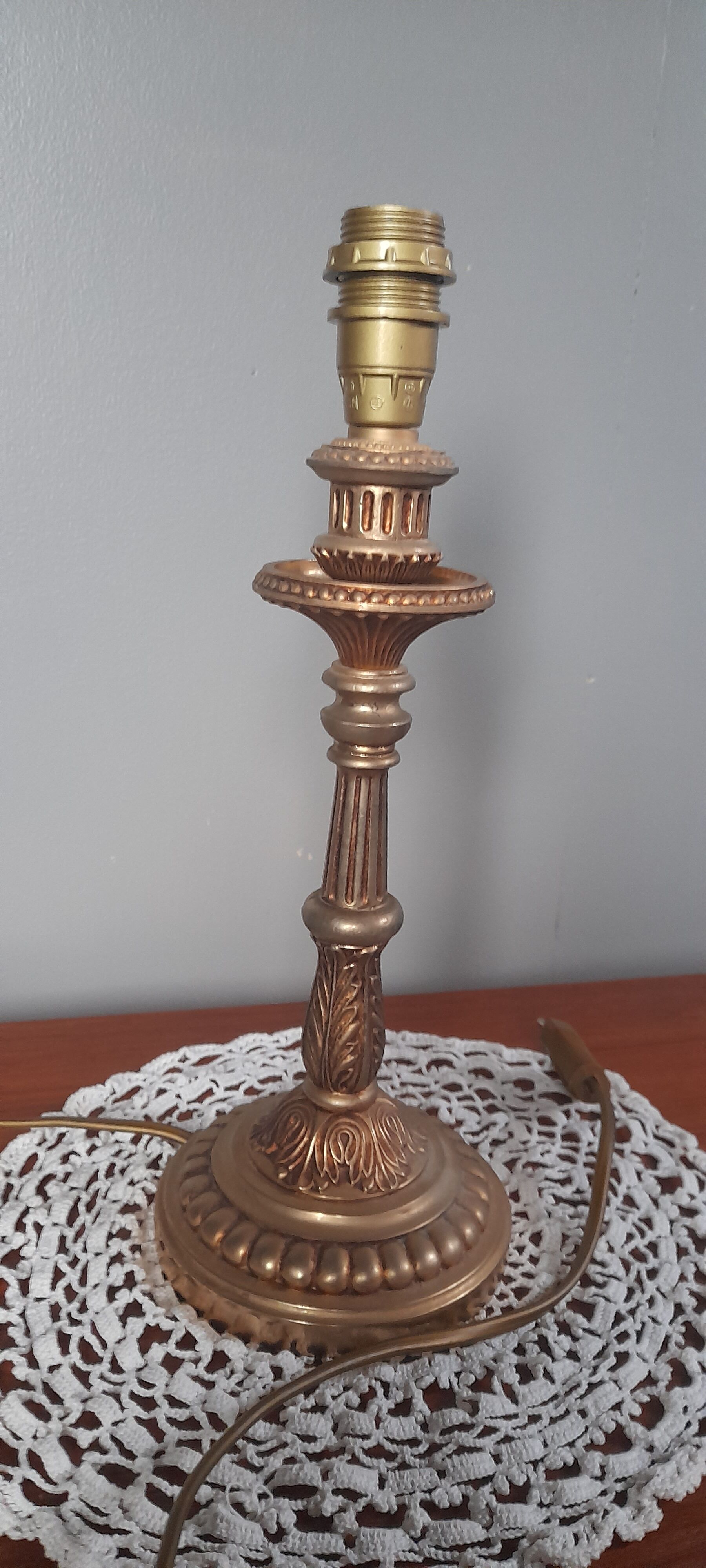 Table lamp bronze foot lampshade pagoda white and blue 50s