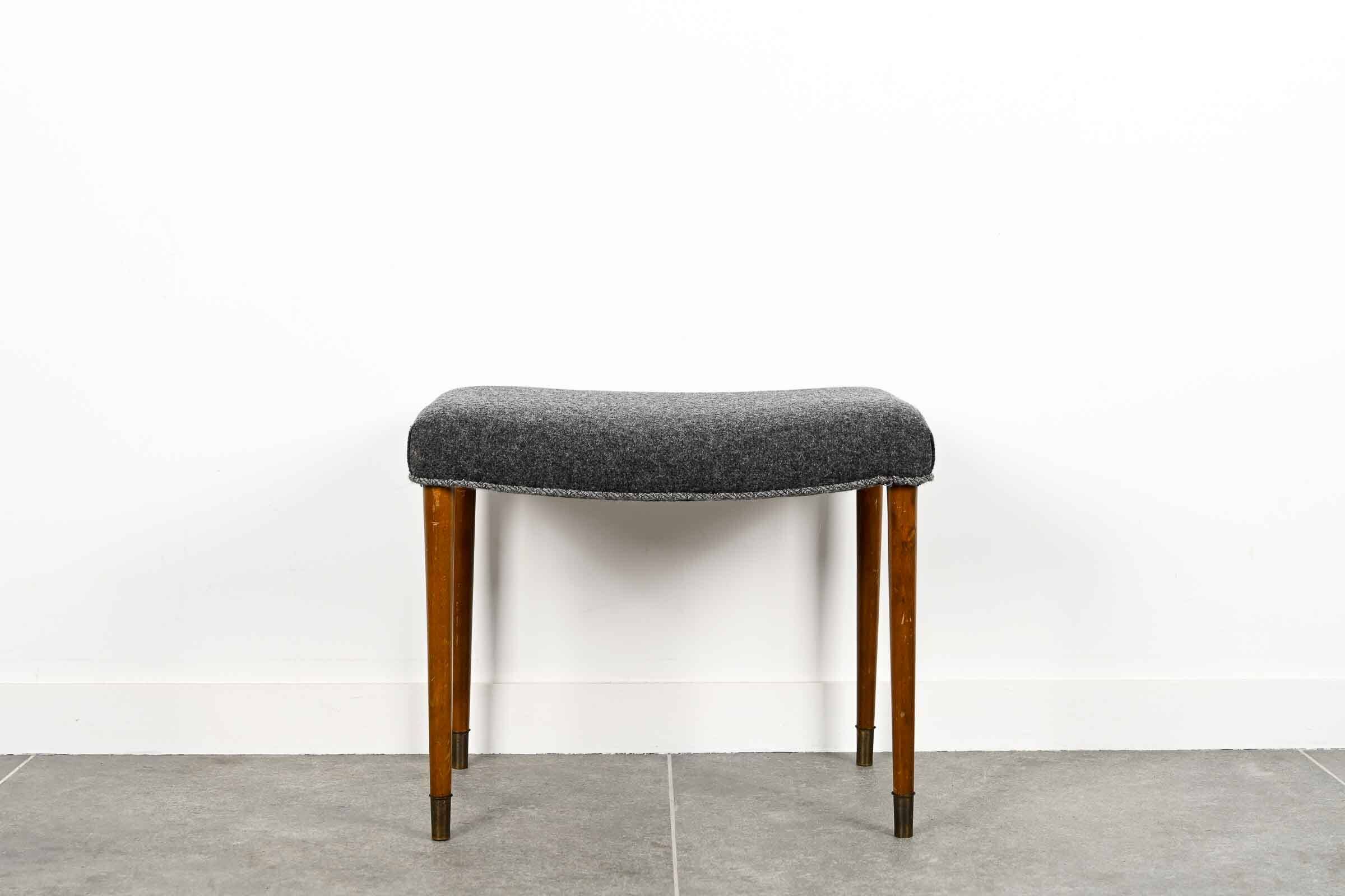 2 vintage footrests with wool seat