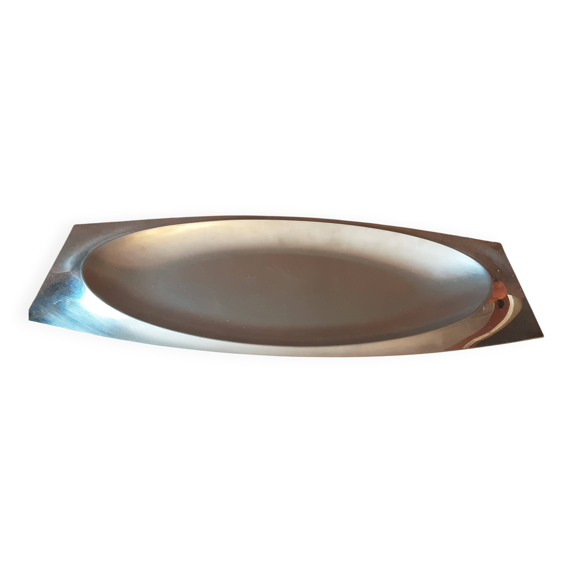 Modern metal dish