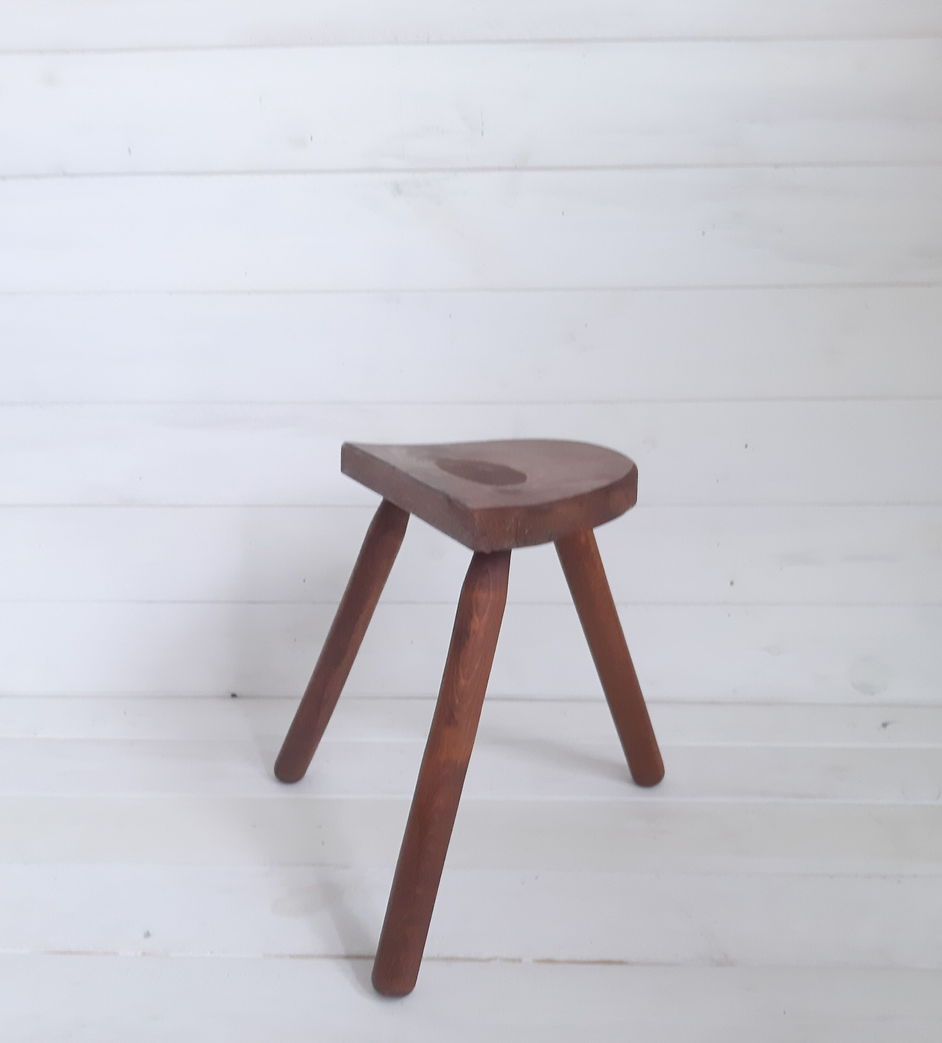 Tripod stool
