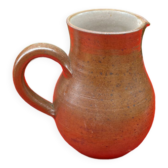 Sandstone pitcher