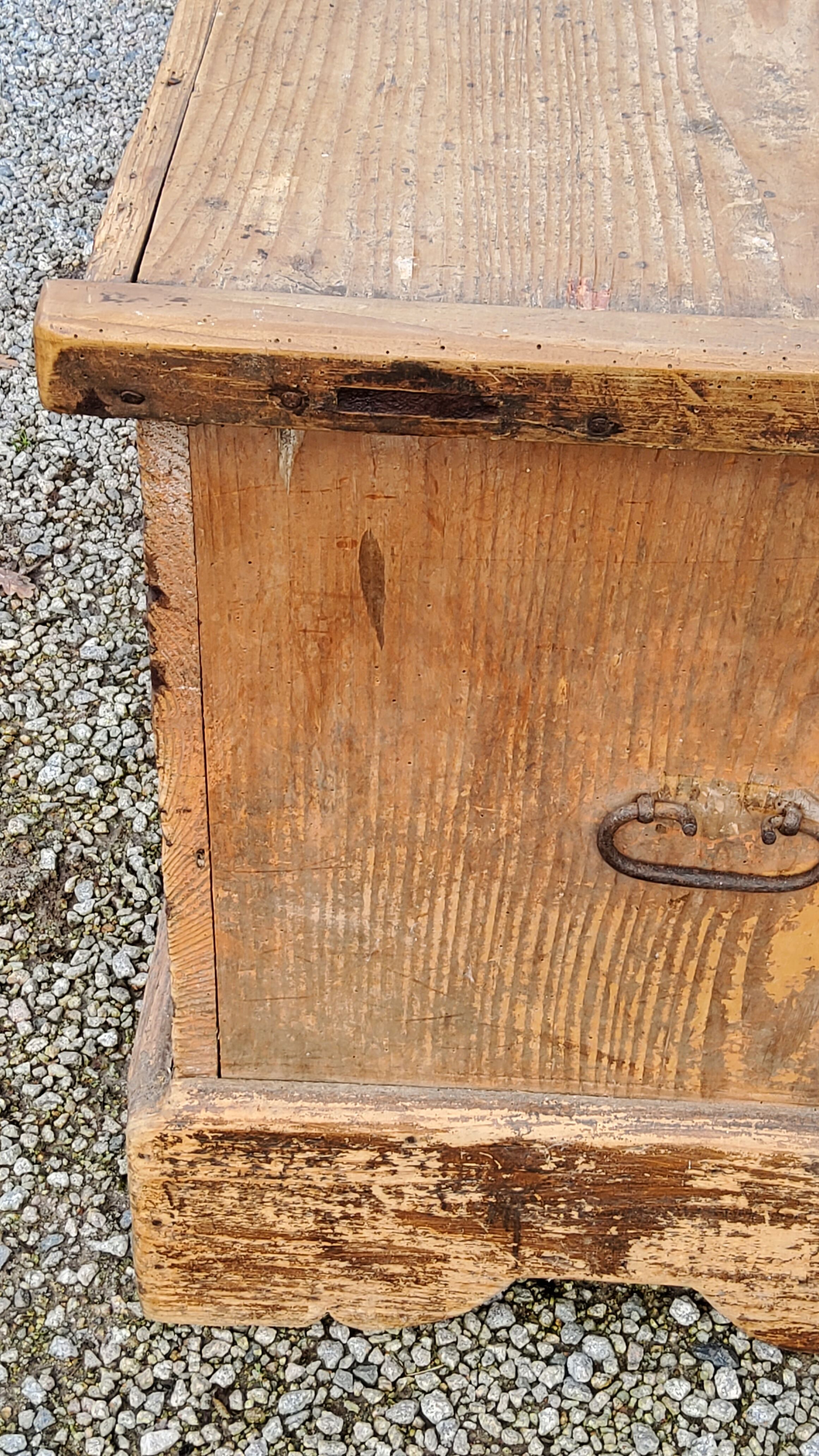 Alsatian polychrome wedding chest eighteenth -nineteenth century