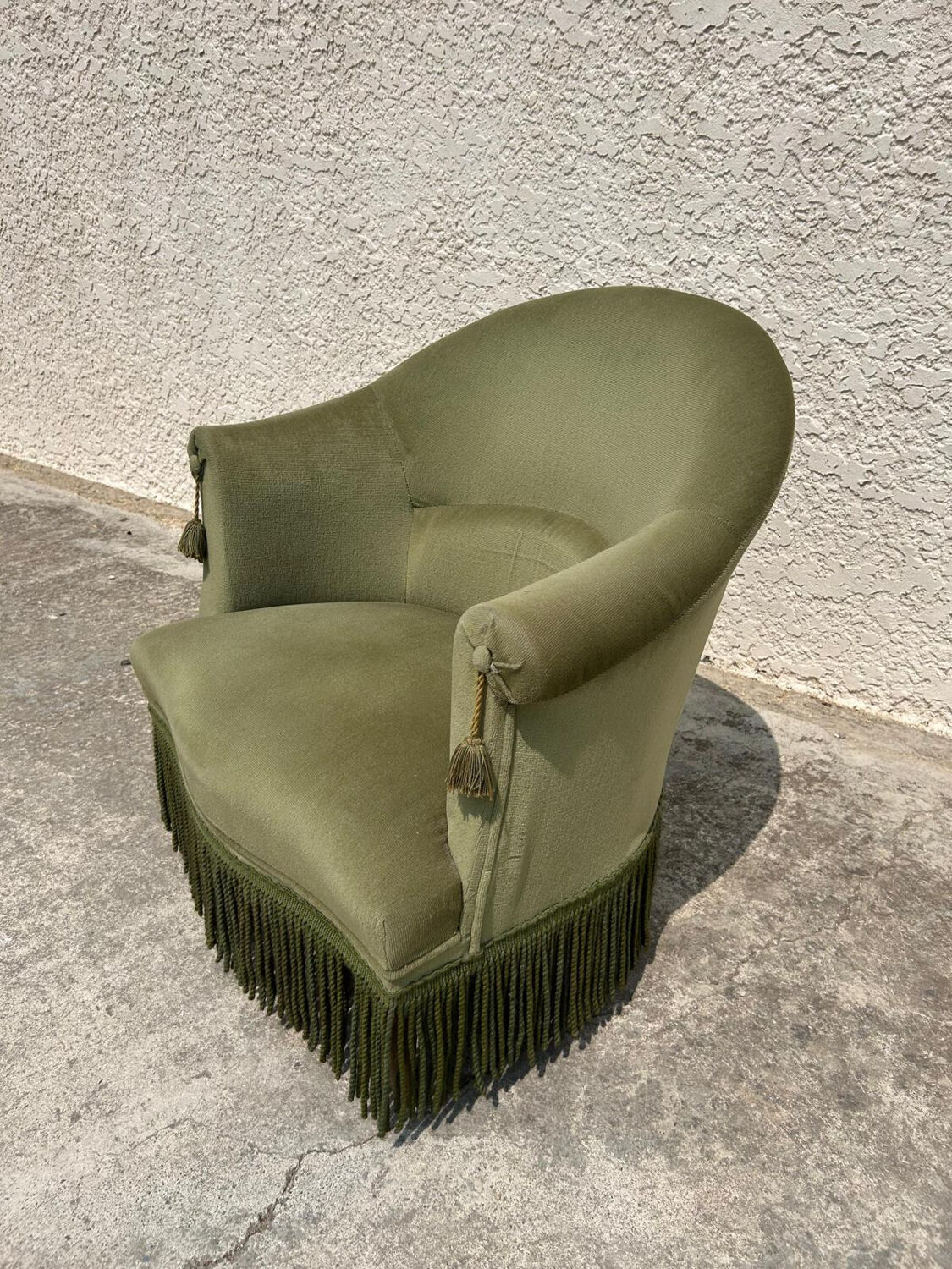 Paire de fauteuils crapaud vert vintage