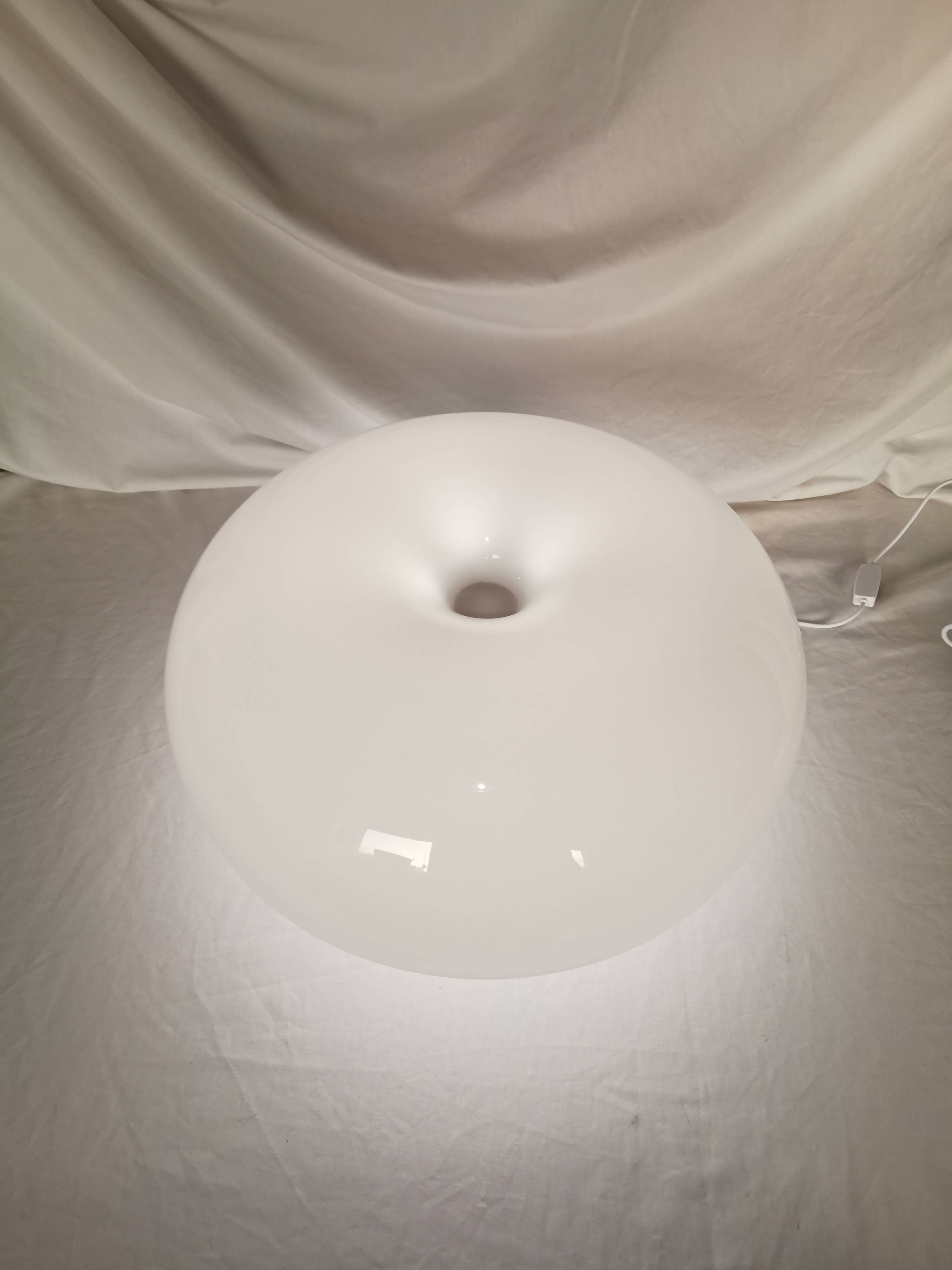 Lampe champignon en plastique blanc