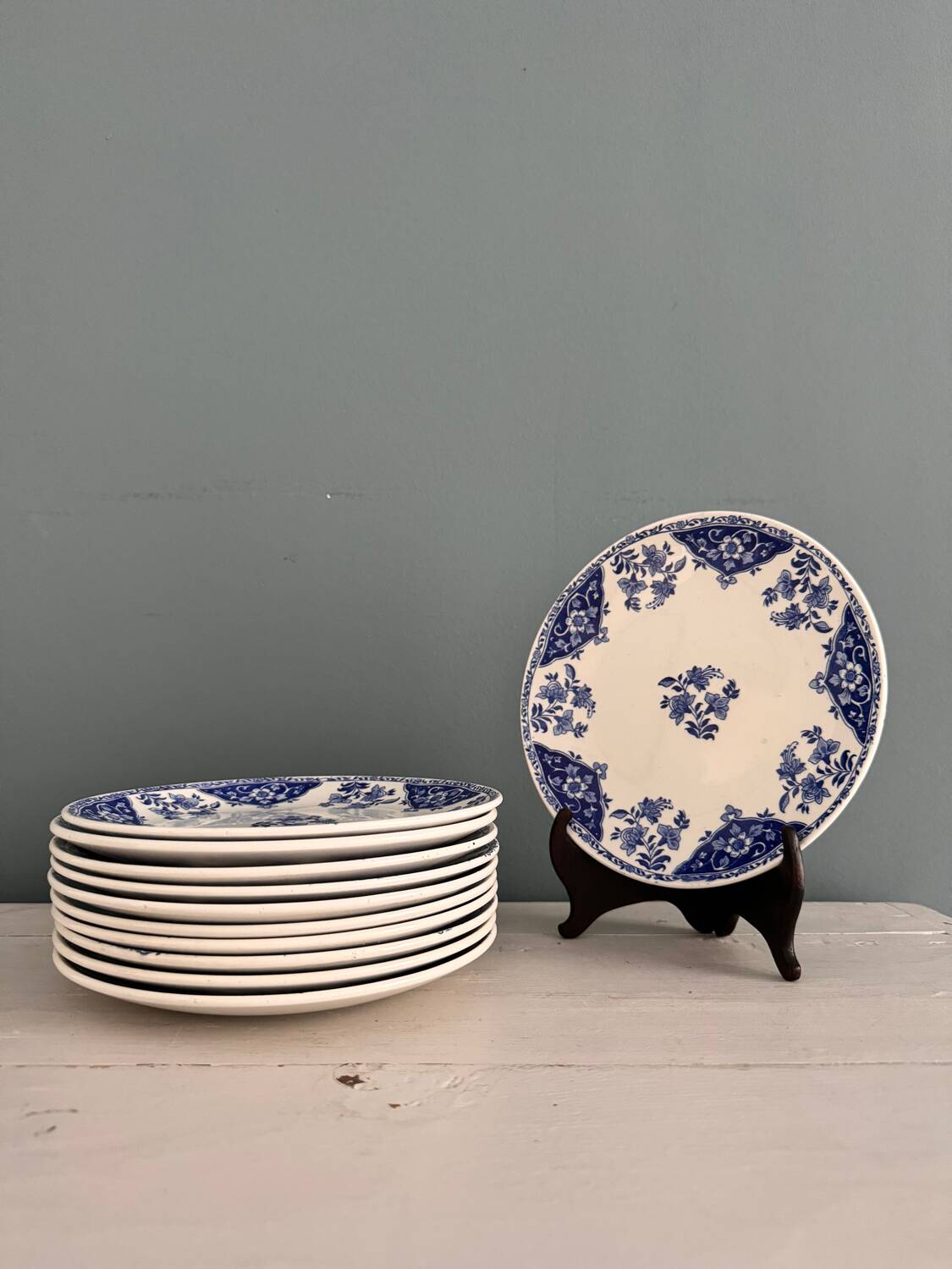 Set of 11 Gien earthenware dessert plates