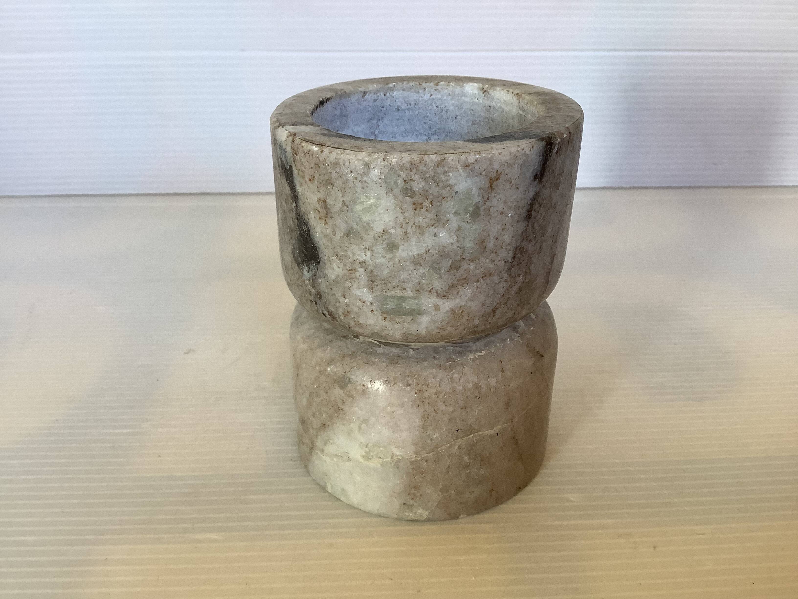 Diabolo marble candlestick