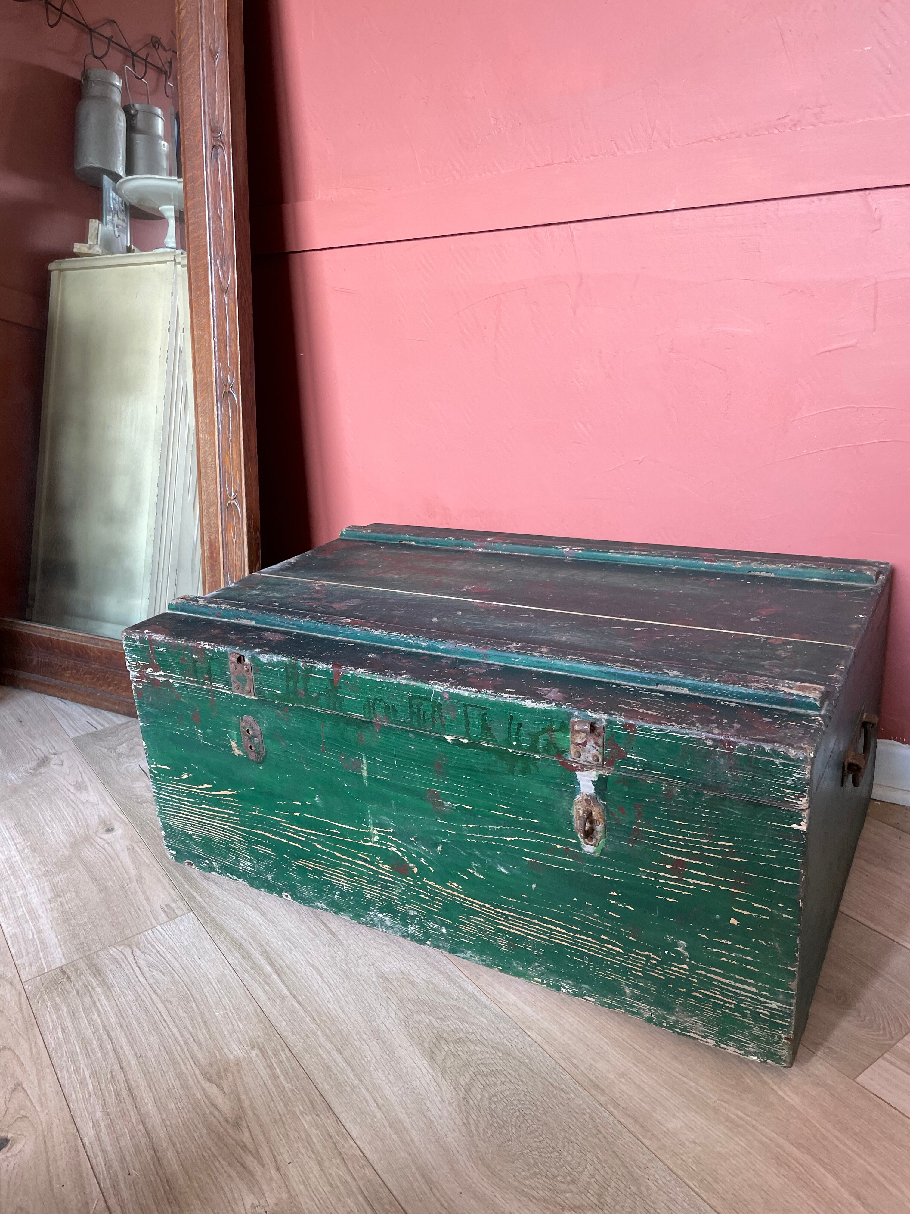 Green trunk