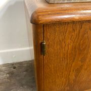 Petit meuble en bois à dessus de marbre, années 1950