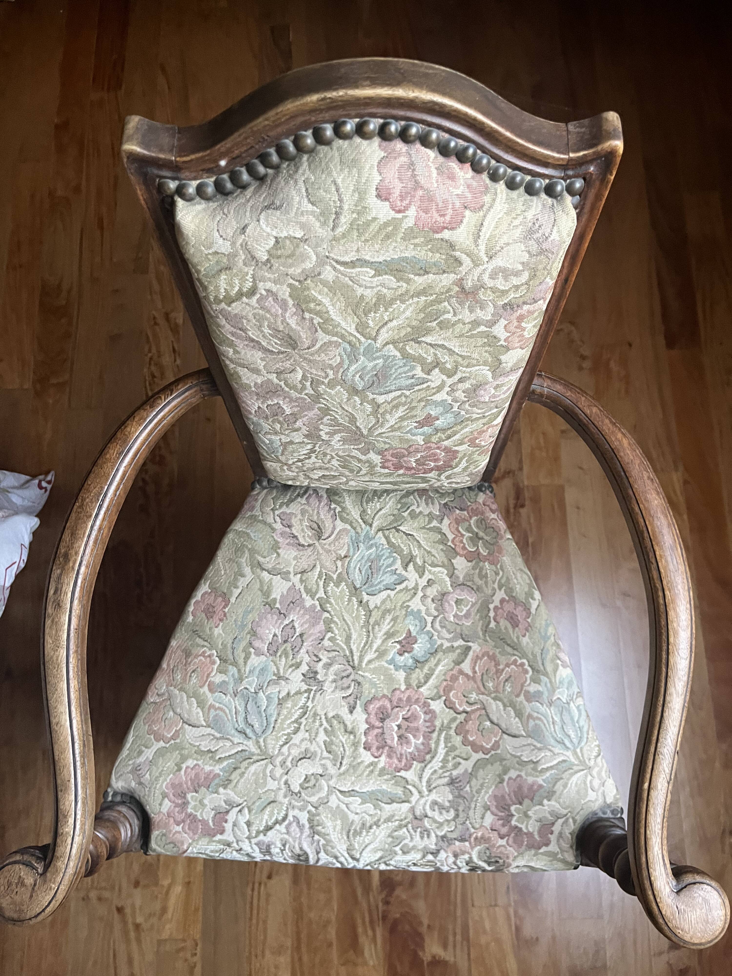 4 vintage chairs