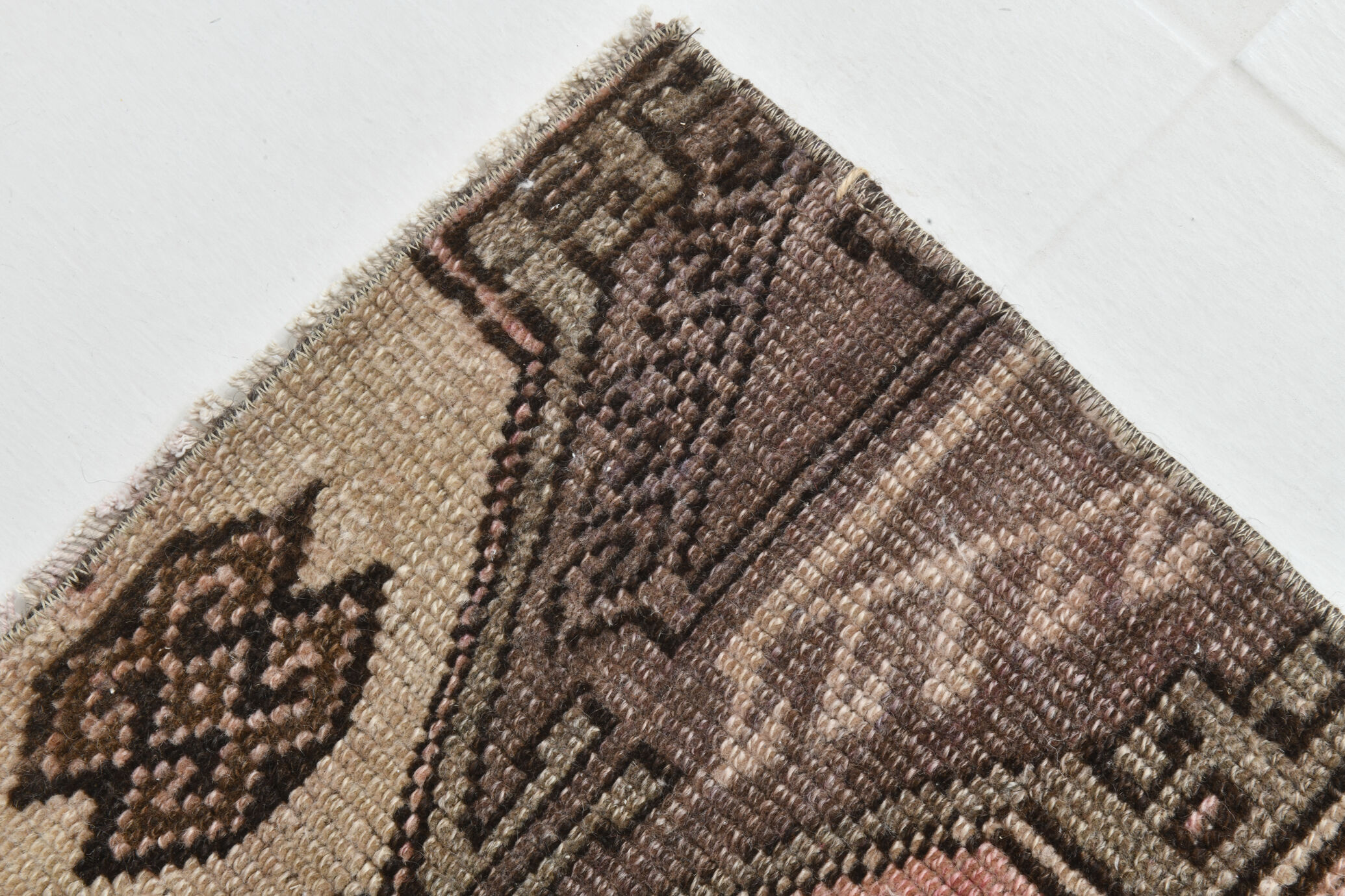 2x3 Brown & Pink Small Size Vintage Rug 52x80Cm