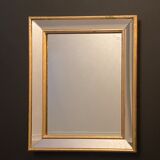 Rectangular mirror with parecloses