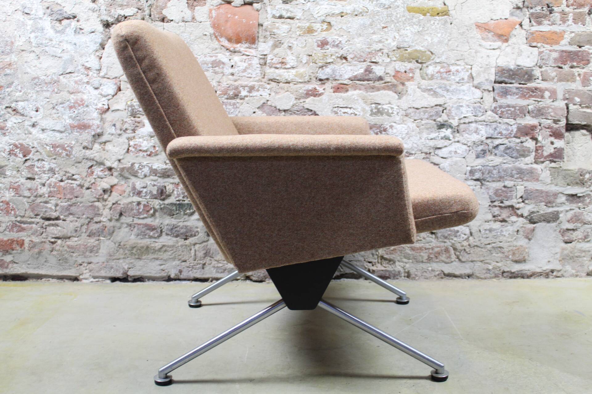 Relax chair model 1432 by Andre Cordemeijer for Gispen