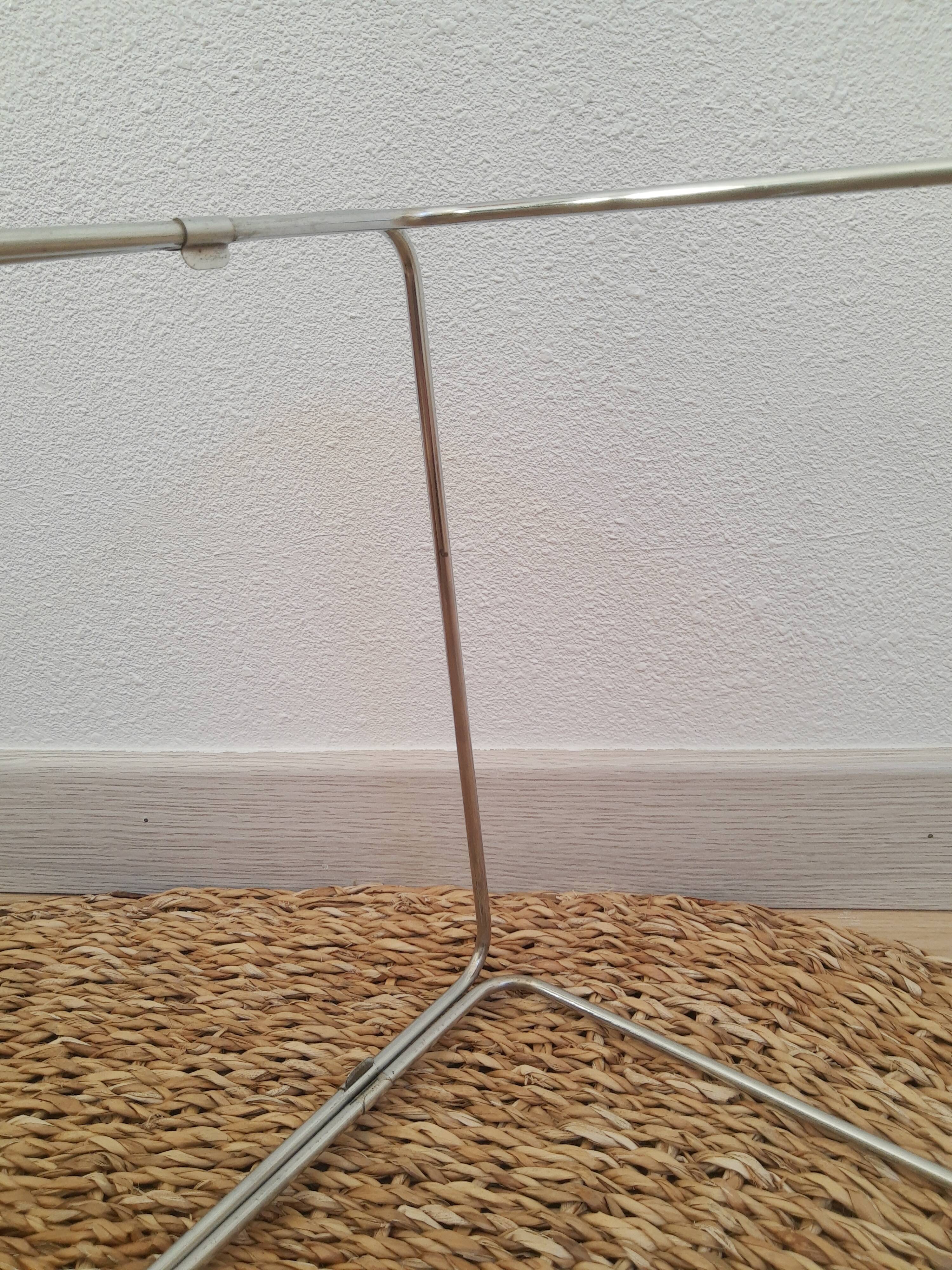 Table d'appoint bout de canapé métal chromé et verre fumé vintage