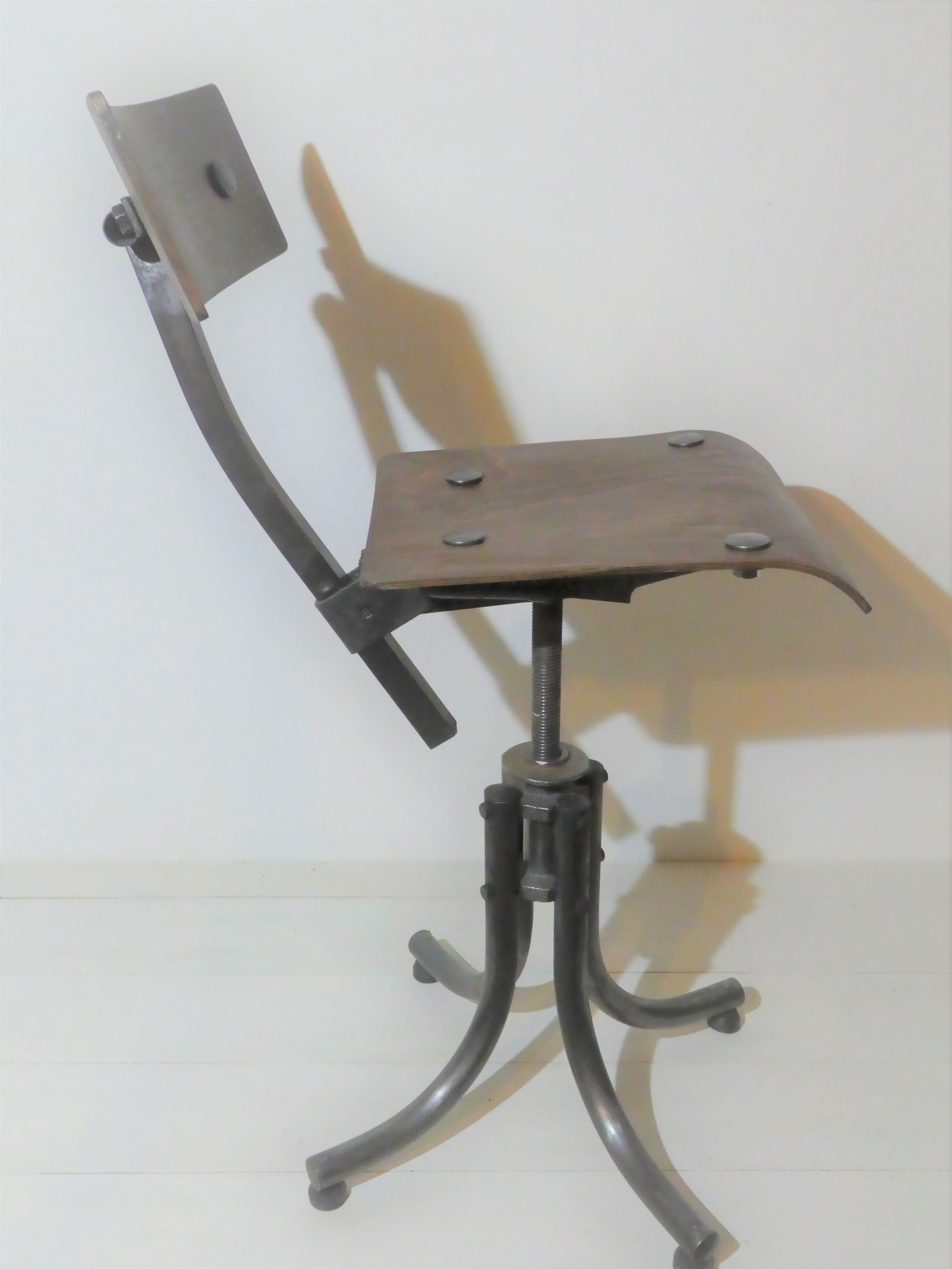 Chaise bienaise 1950