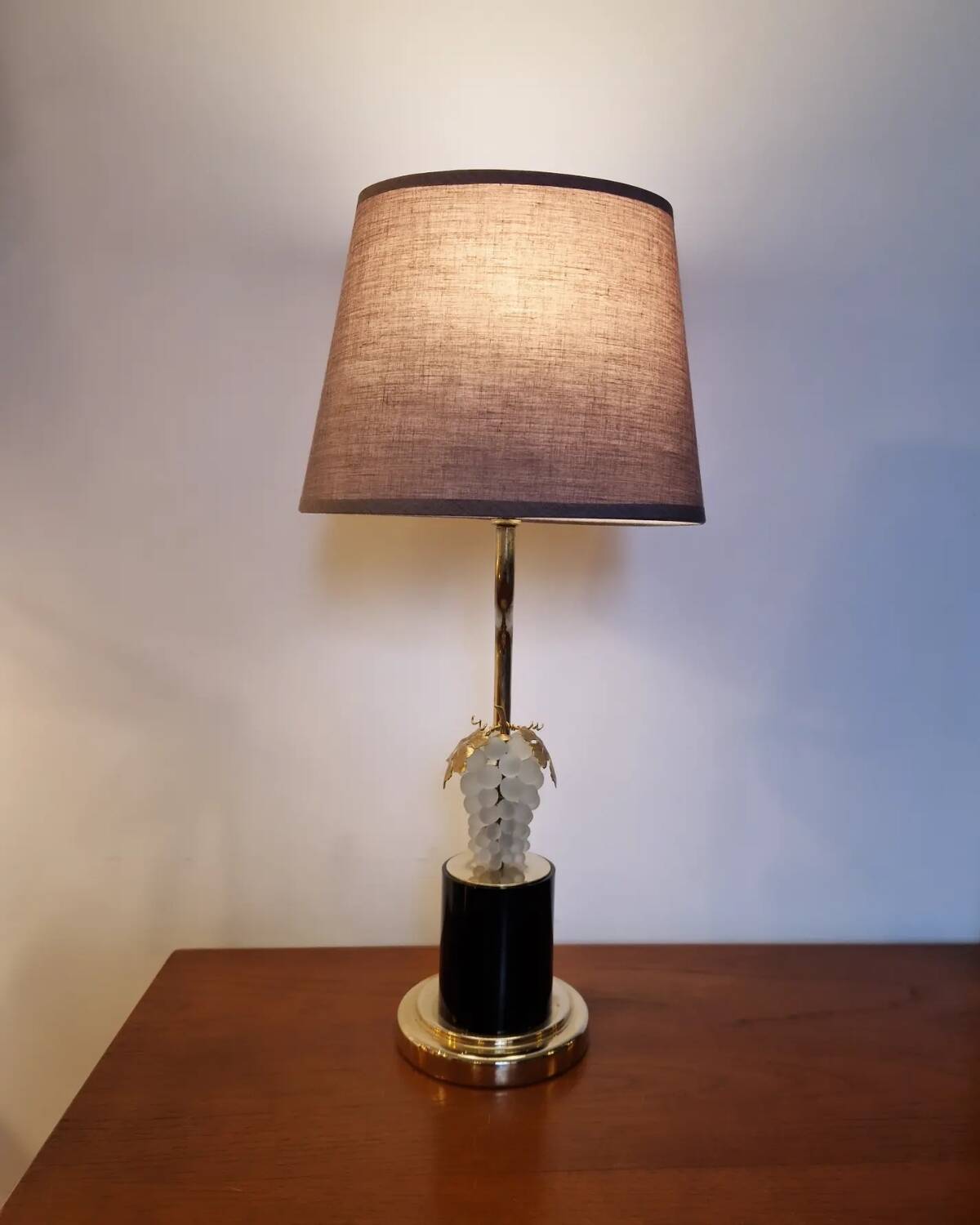 Lamp "bunch of white grapes" 80's, Le Dauphin