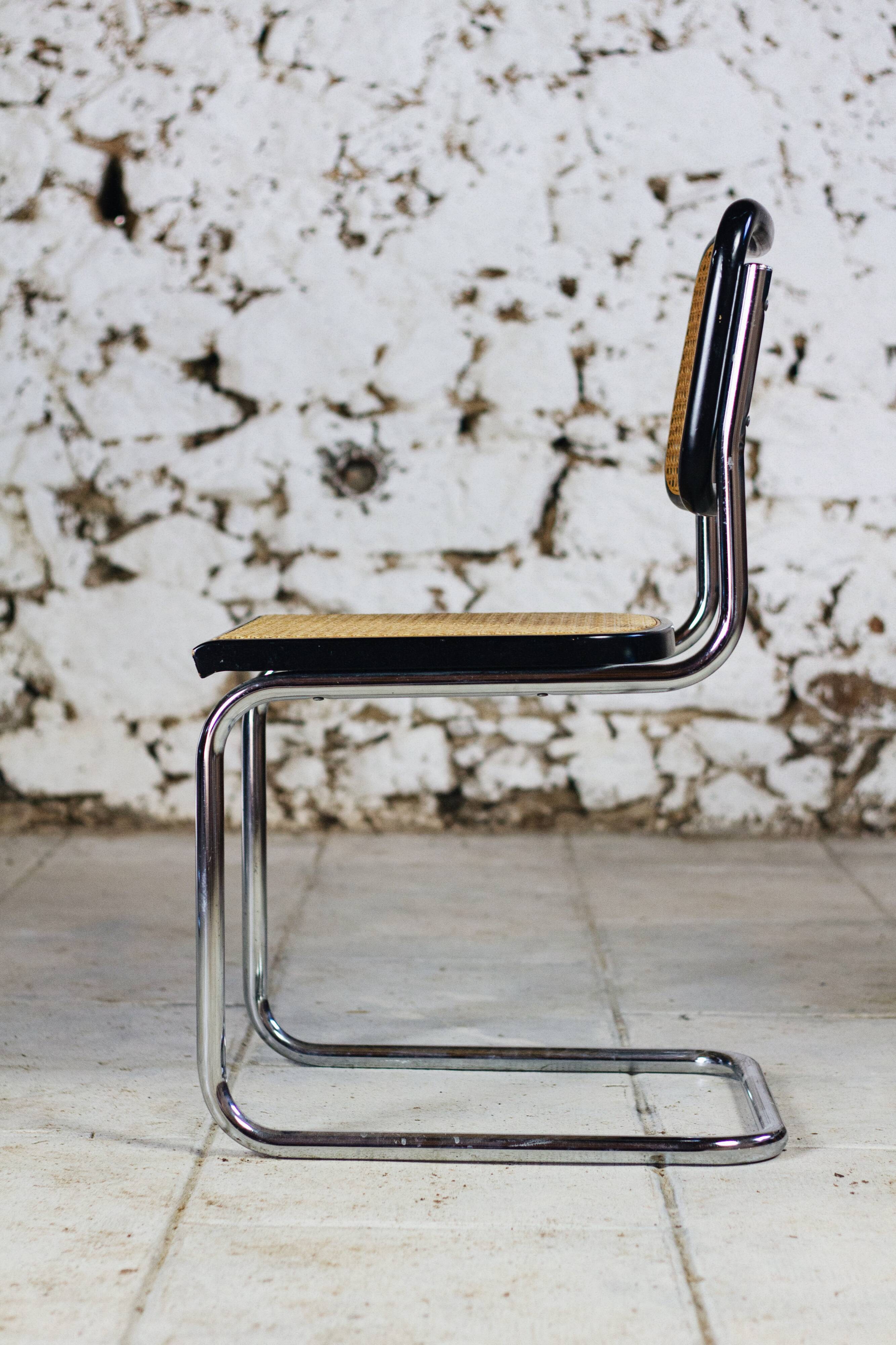 Black b32 chair by Marcel Breuer