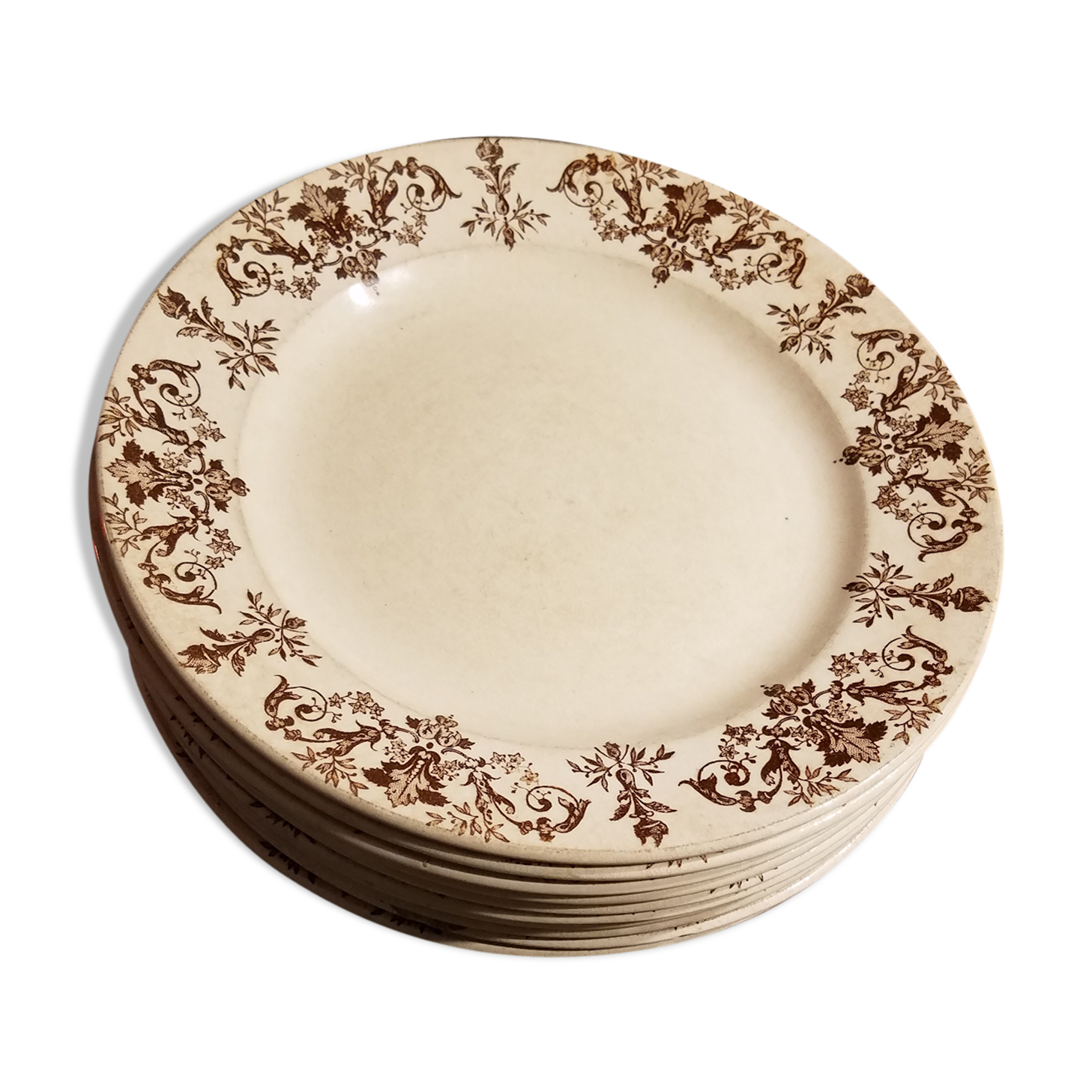 Lot of 10 iron earthenware plates