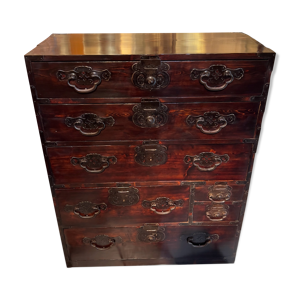 Commode à vêtements